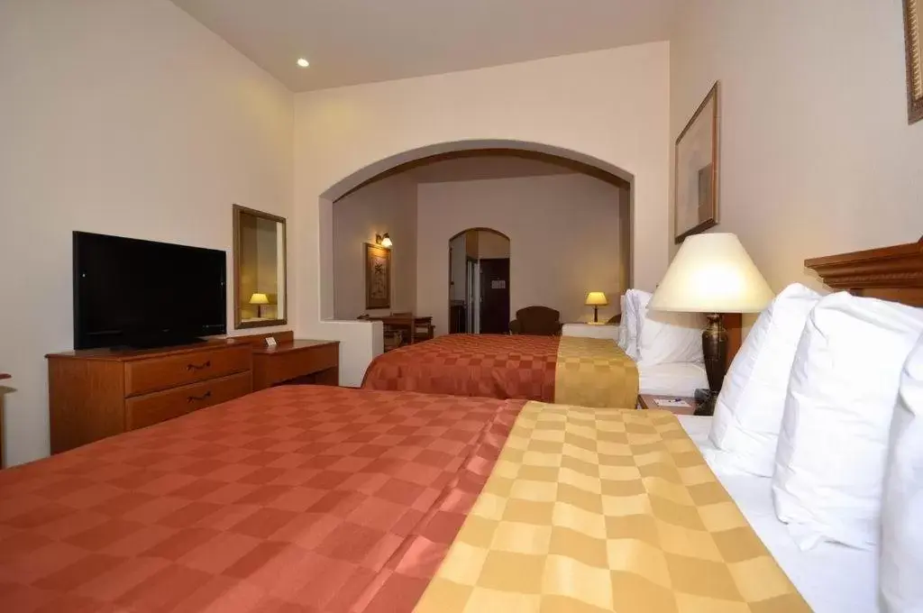 Bedroom, Bed in Best Western Casa Villa Suites