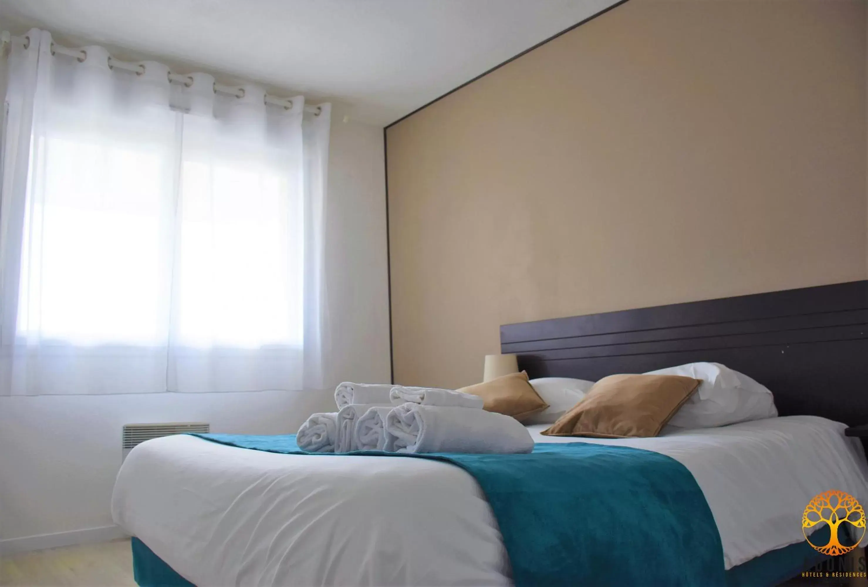 Bedroom, Bed in Adonis Grandcamp - Résidence Les Isles De Sola