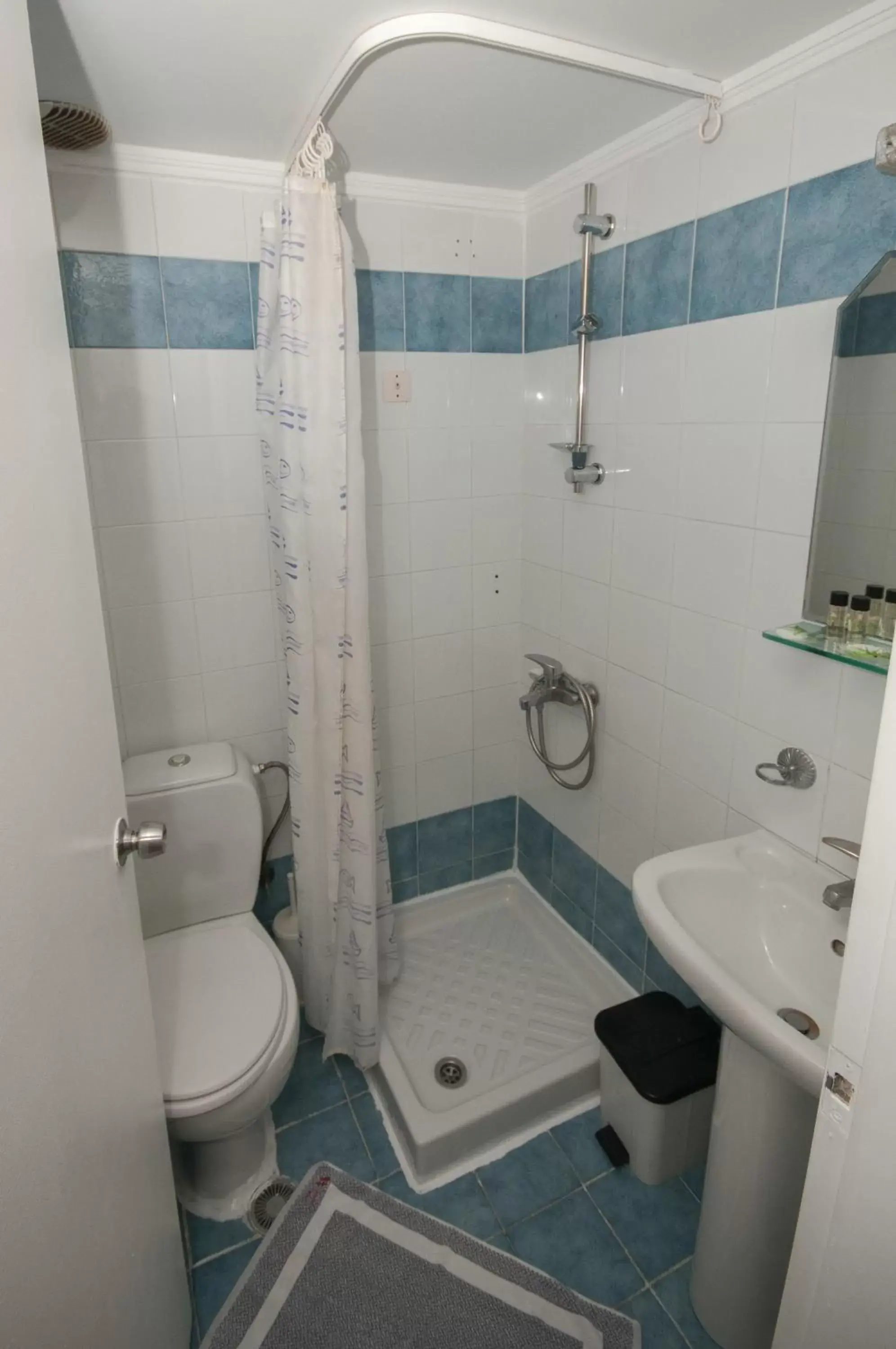 Shower, Bathroom in Cecil Hotel