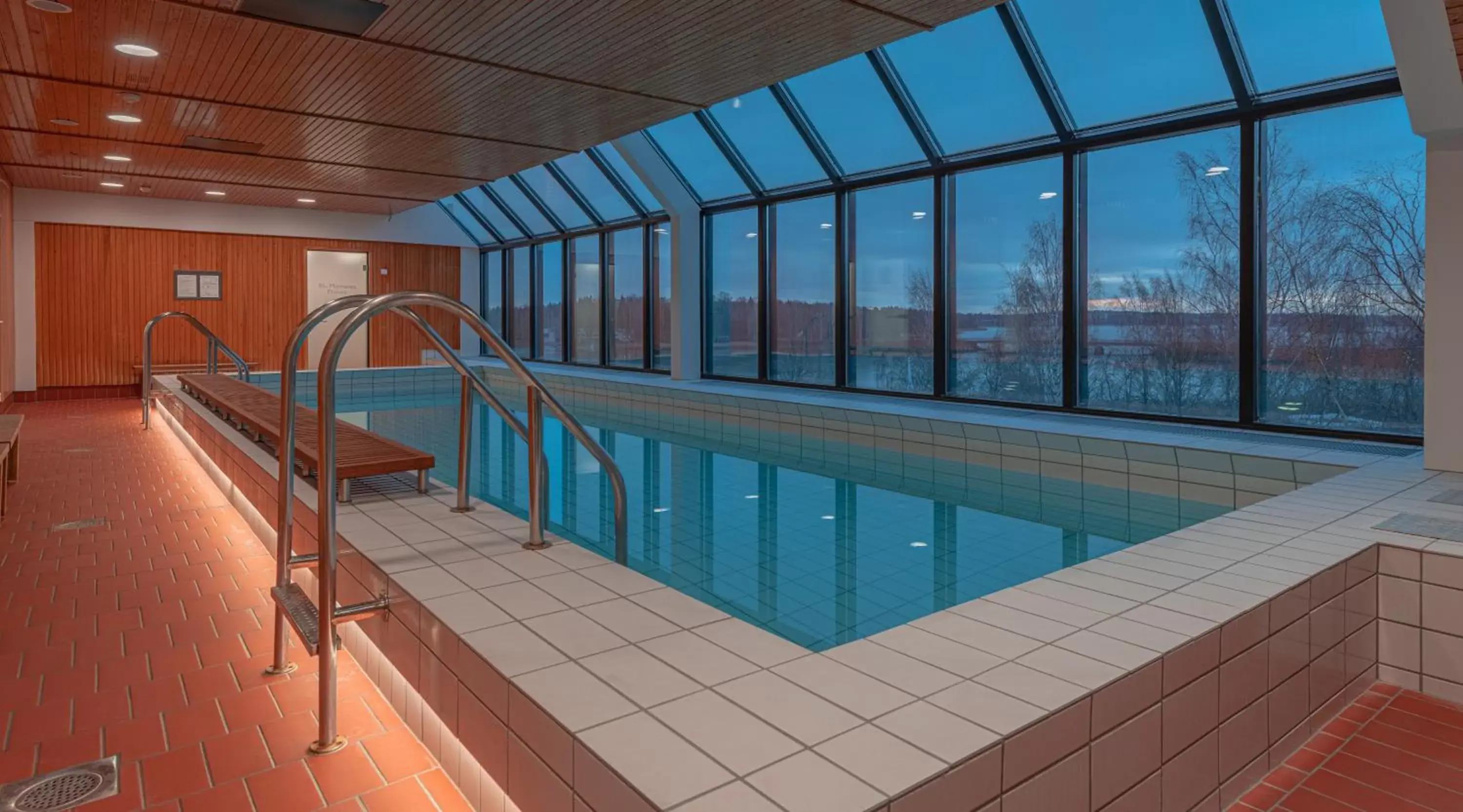 Swimming Pool in Radisson Blu Hotel Espoo