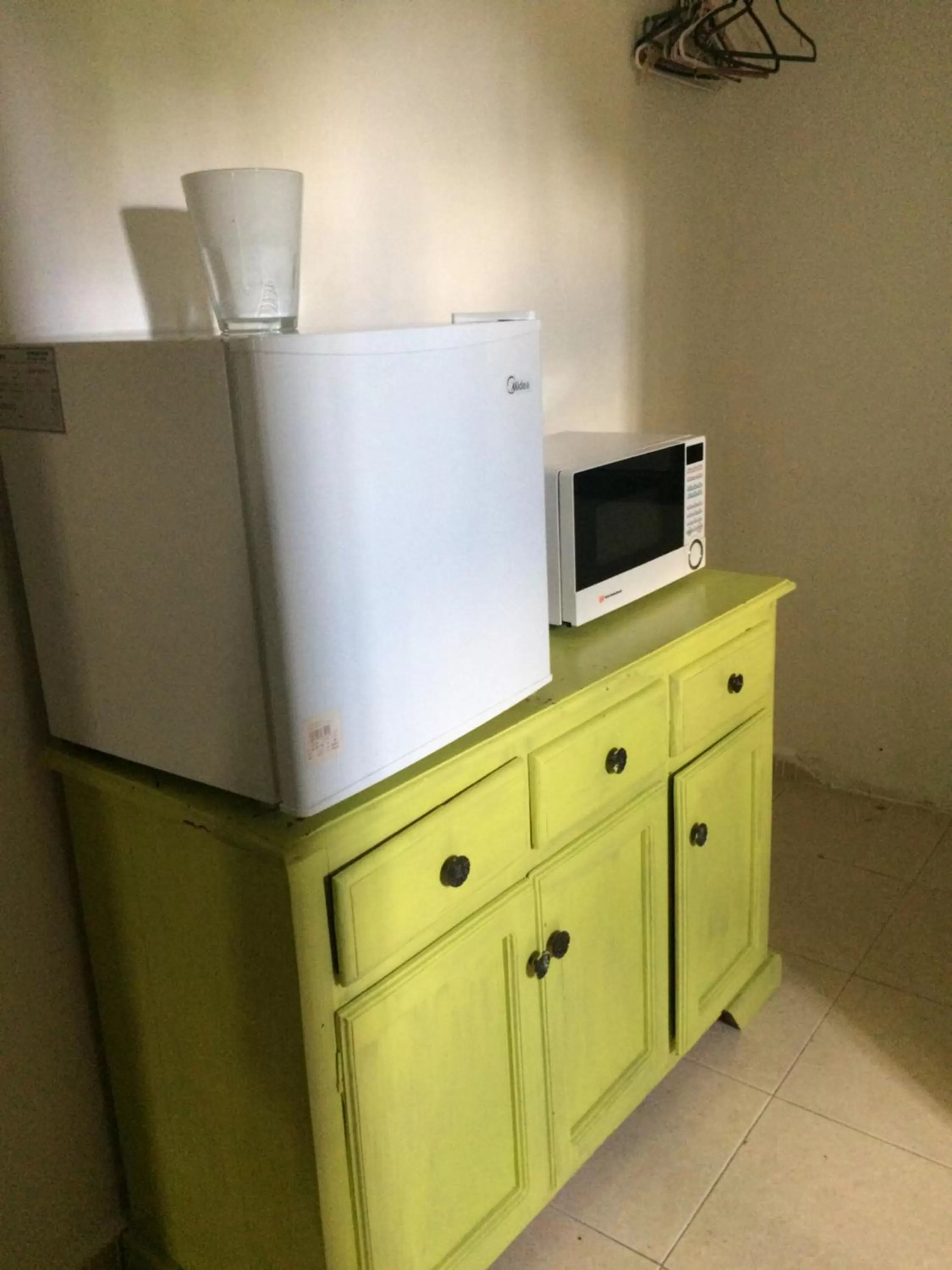 Food and drinks, TV/Entertainment Center in Hotel Boutique Simona