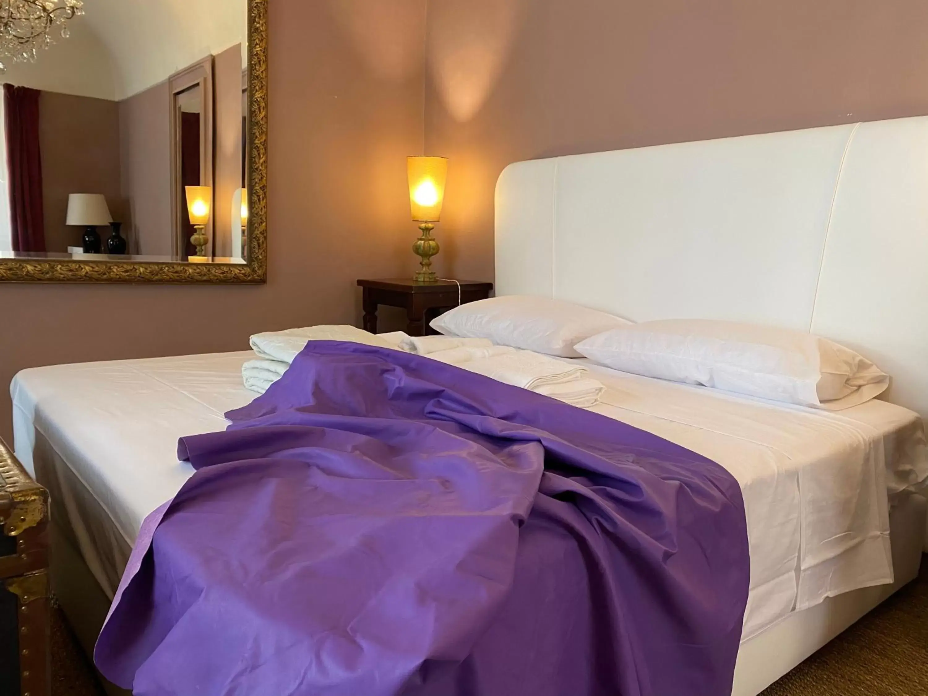 Bed in Suites Edivino Design Capri