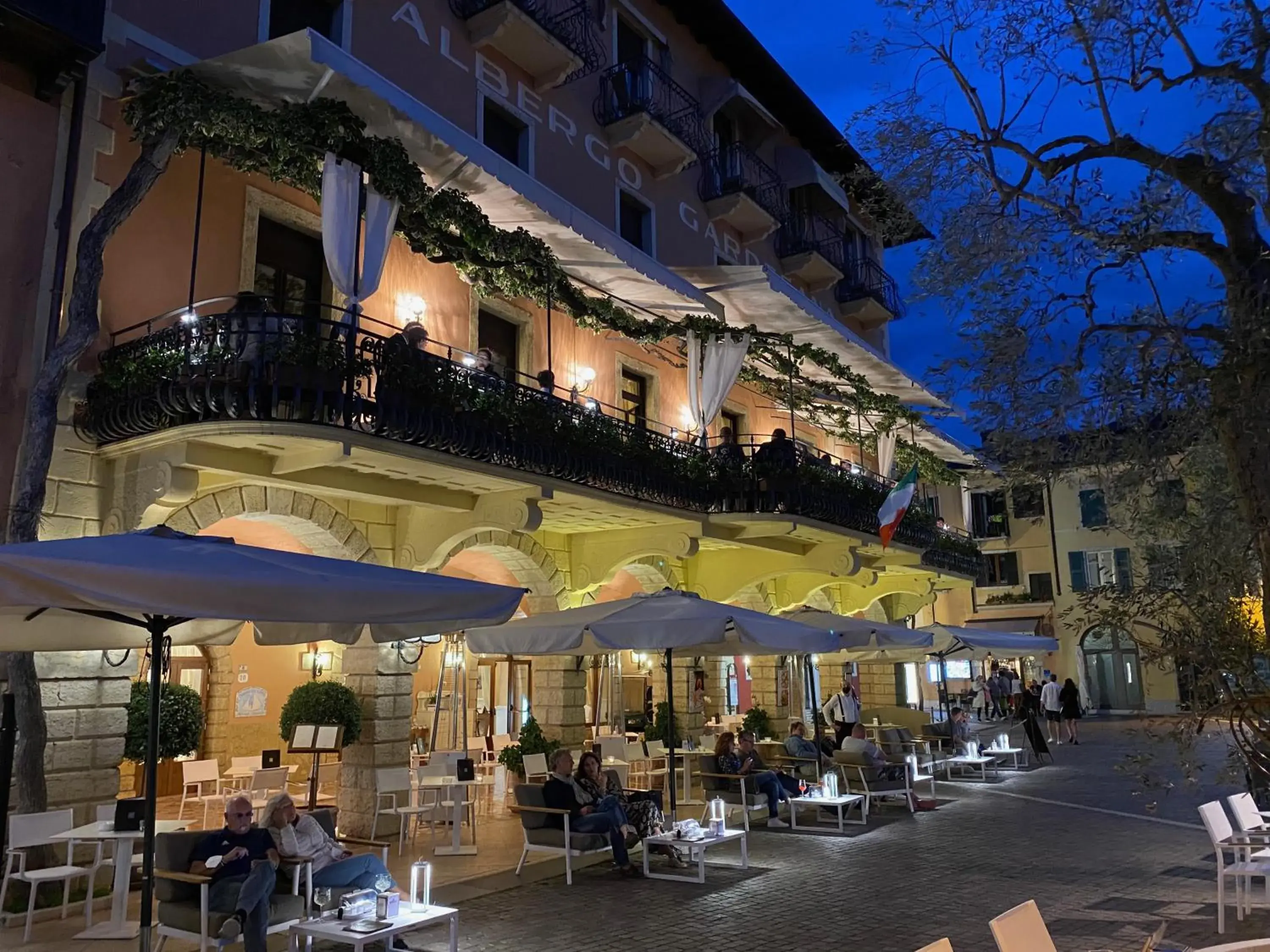 Property building, Restaurant/Places to Eat in Albergo Ristorante Gardesana ***S