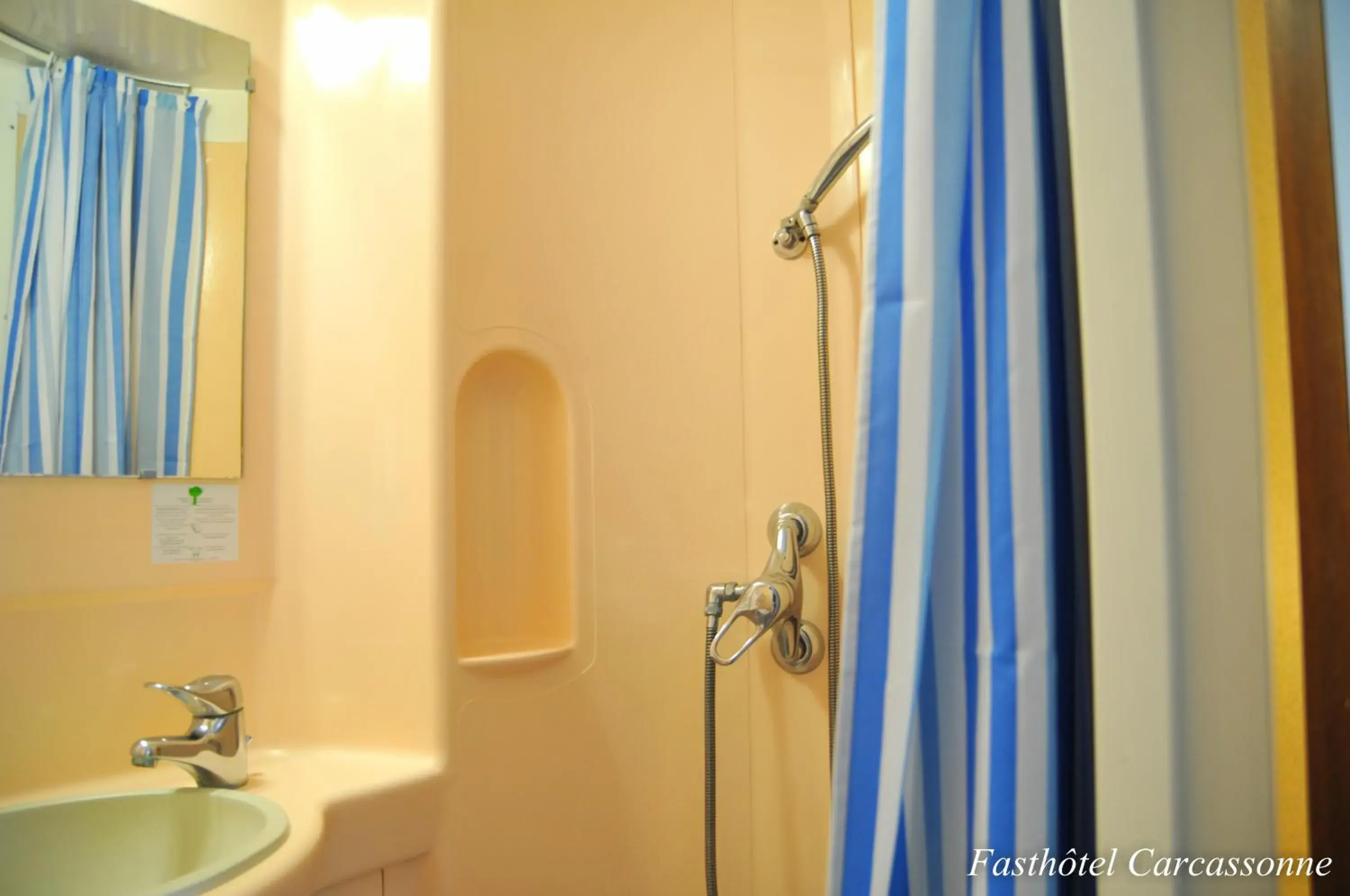 Shower, Bathroom in Fasthotel Carcassonne
