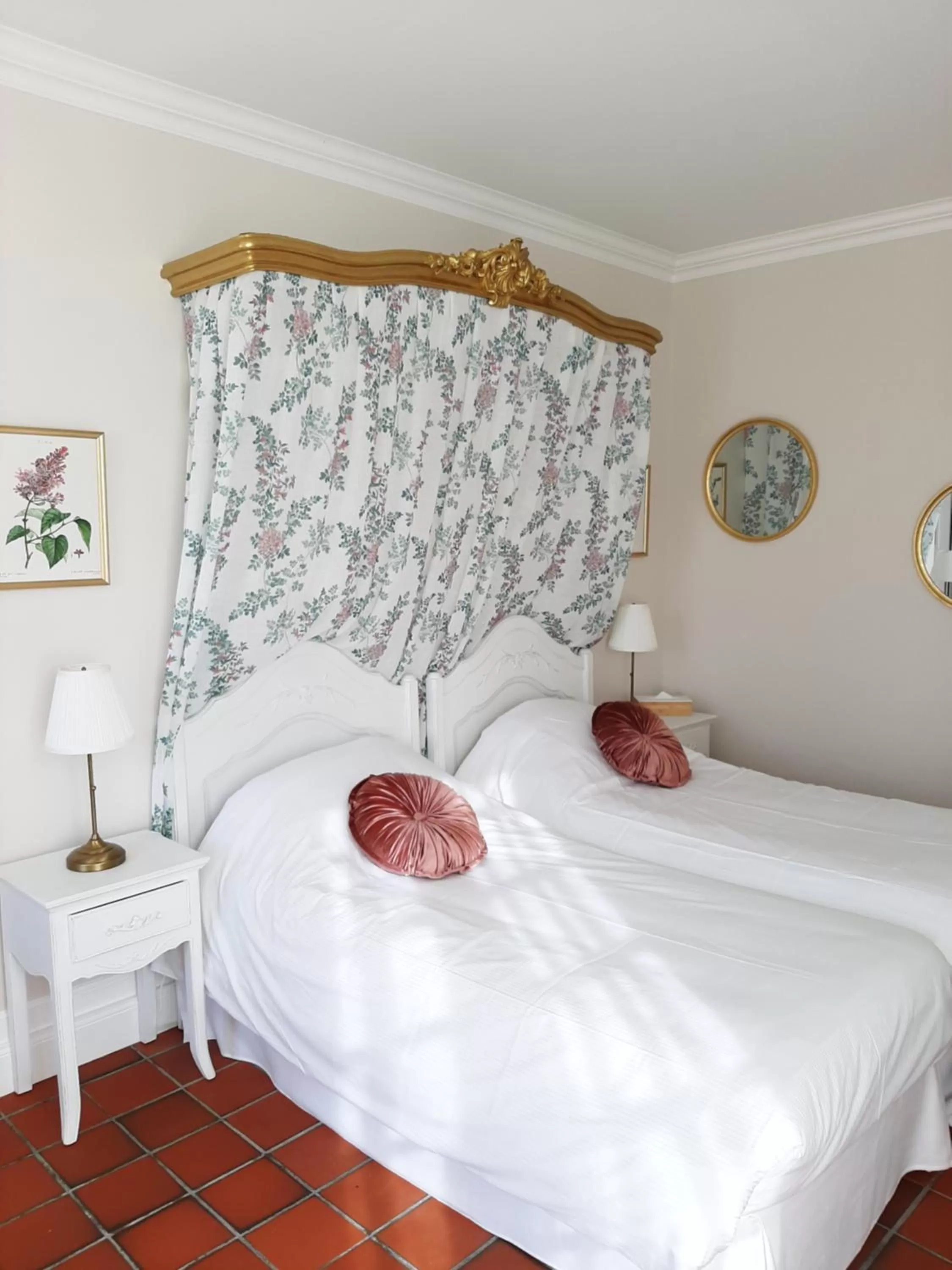 Bedroom, Bed in Maison Coqueréaumont