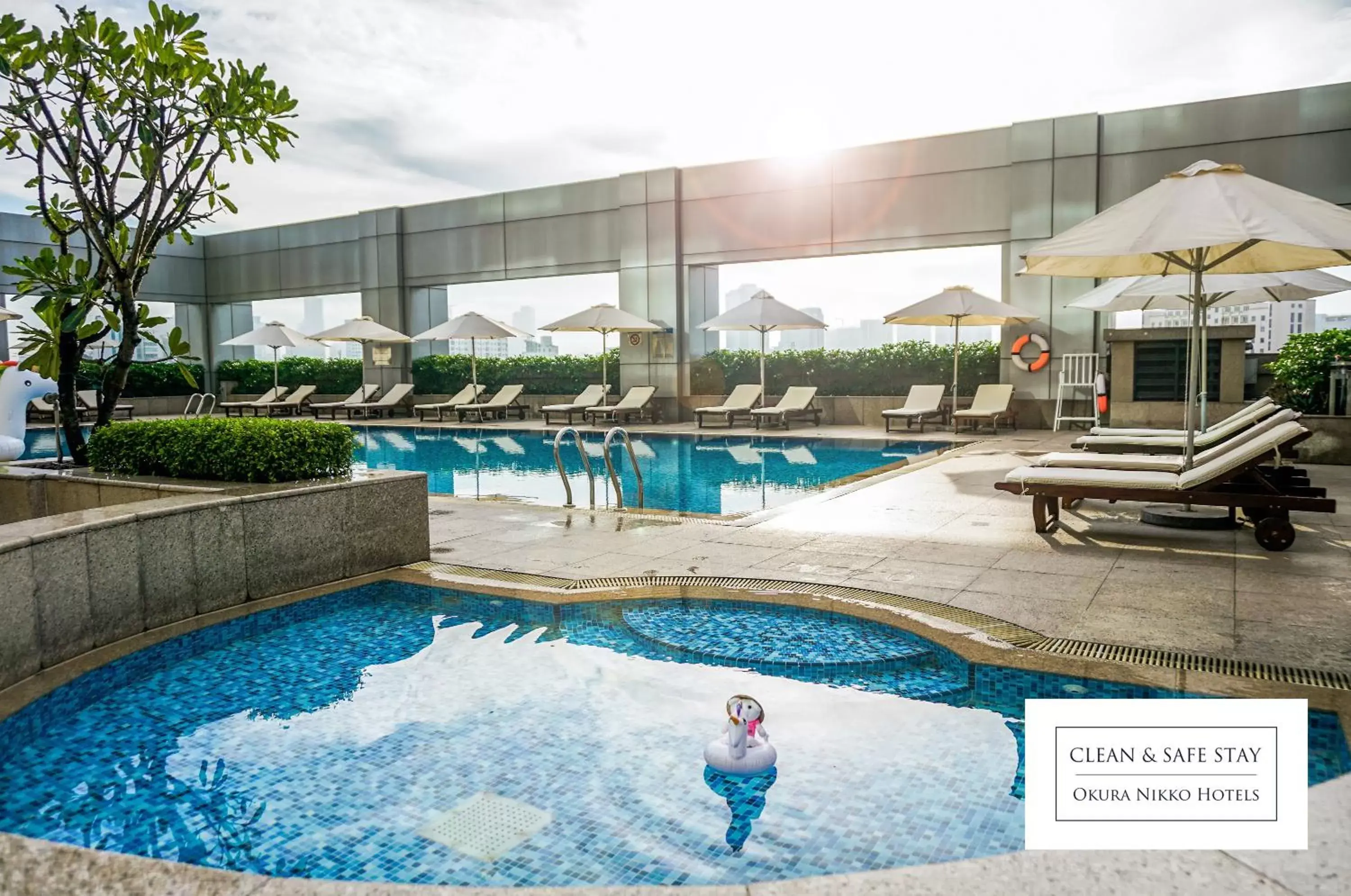 Swimming pool in Hotel Nikko Saigon