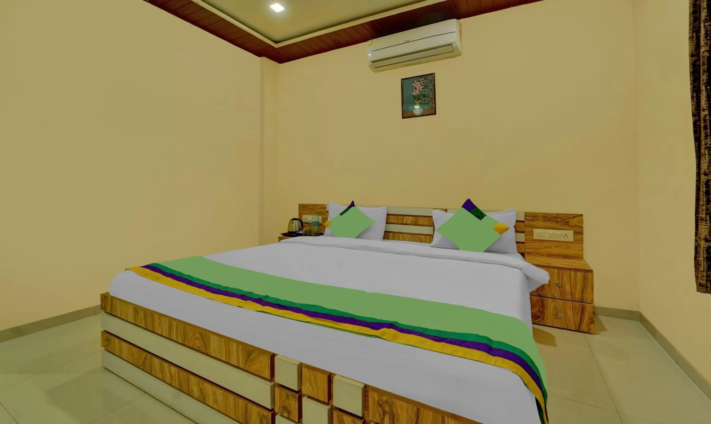 Bed in Treebo Trend Iceberg