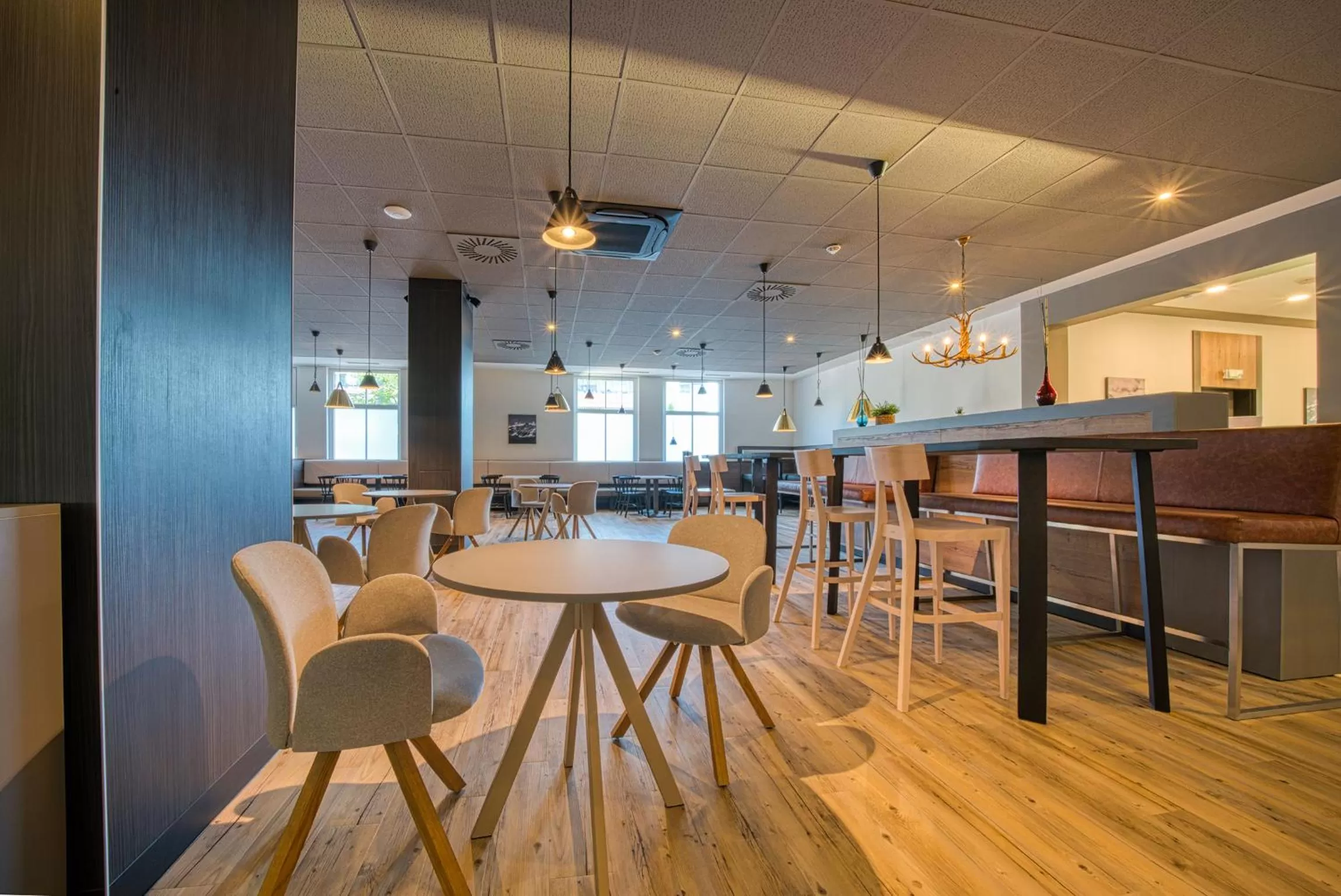 Restaurant/places to eat in FourSide Hotel Salzburg Messe, Trademark Collection by Wyndham