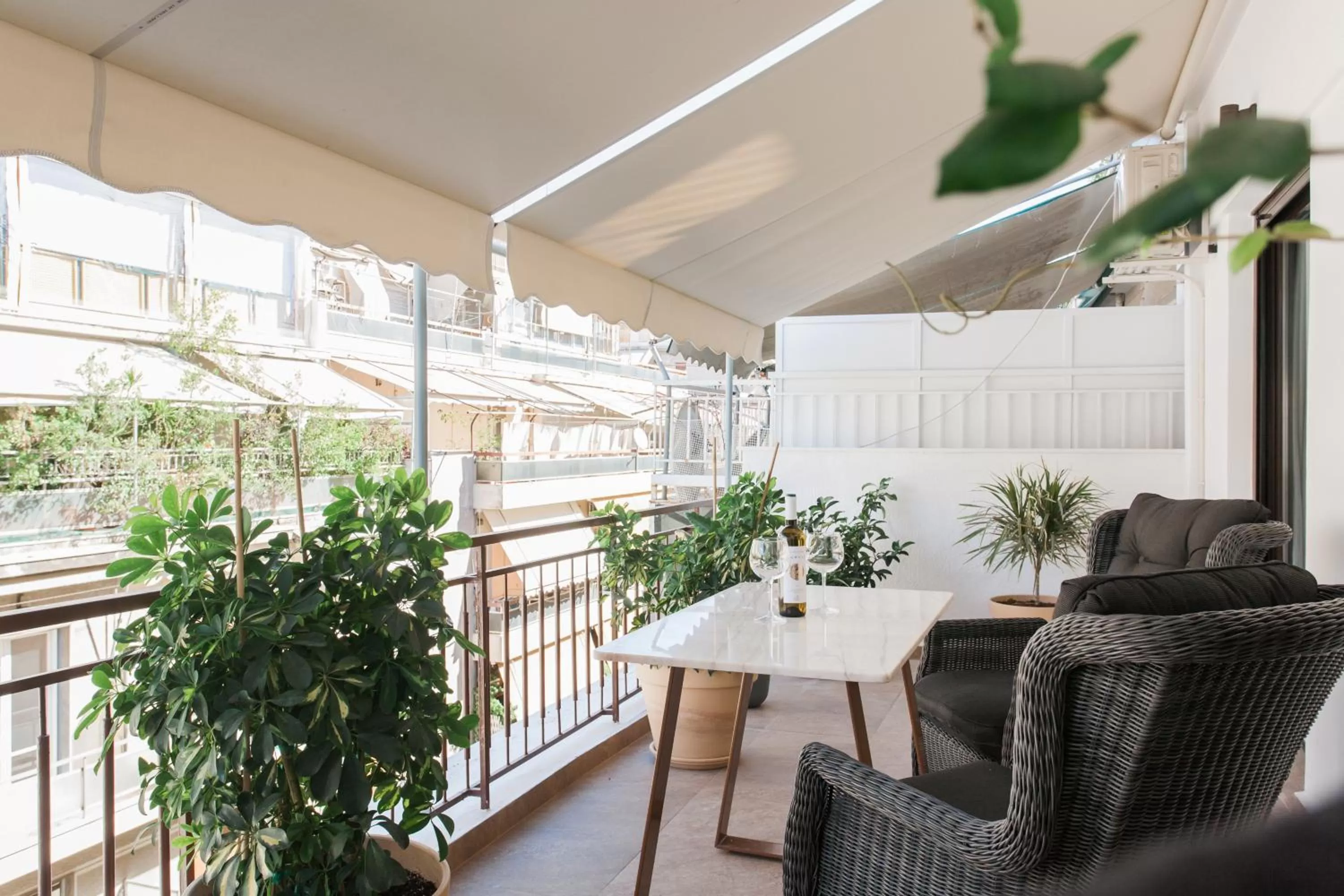 Balcony/Terrace in Nicholas Point Apartments and Rooms