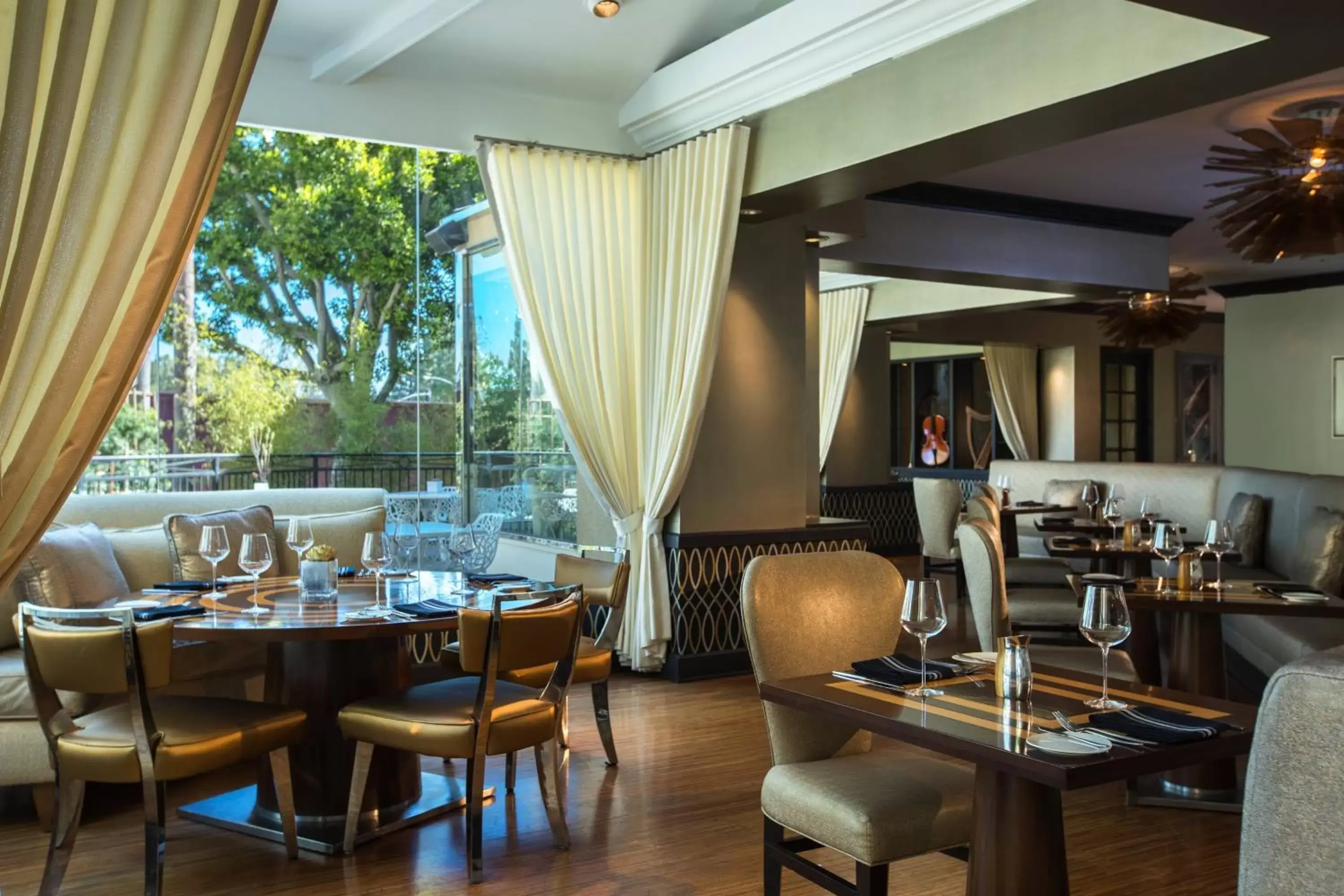 Restaurant/Places to Eat in Avenue of the Arts Costa Mesa, a Tribute Portfolio Hotel