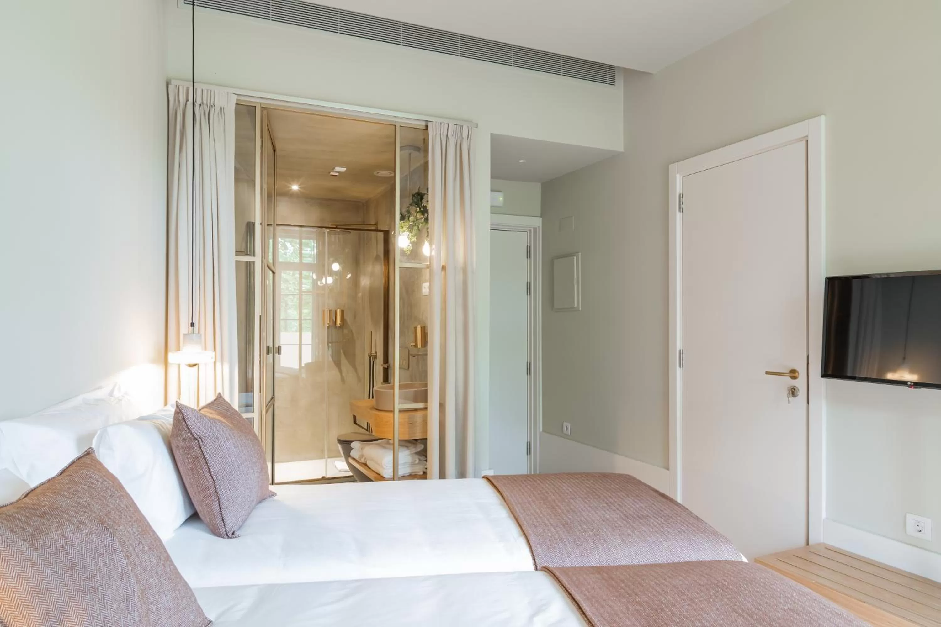 Deluxe Twin Room with River View in Casa das Lérias