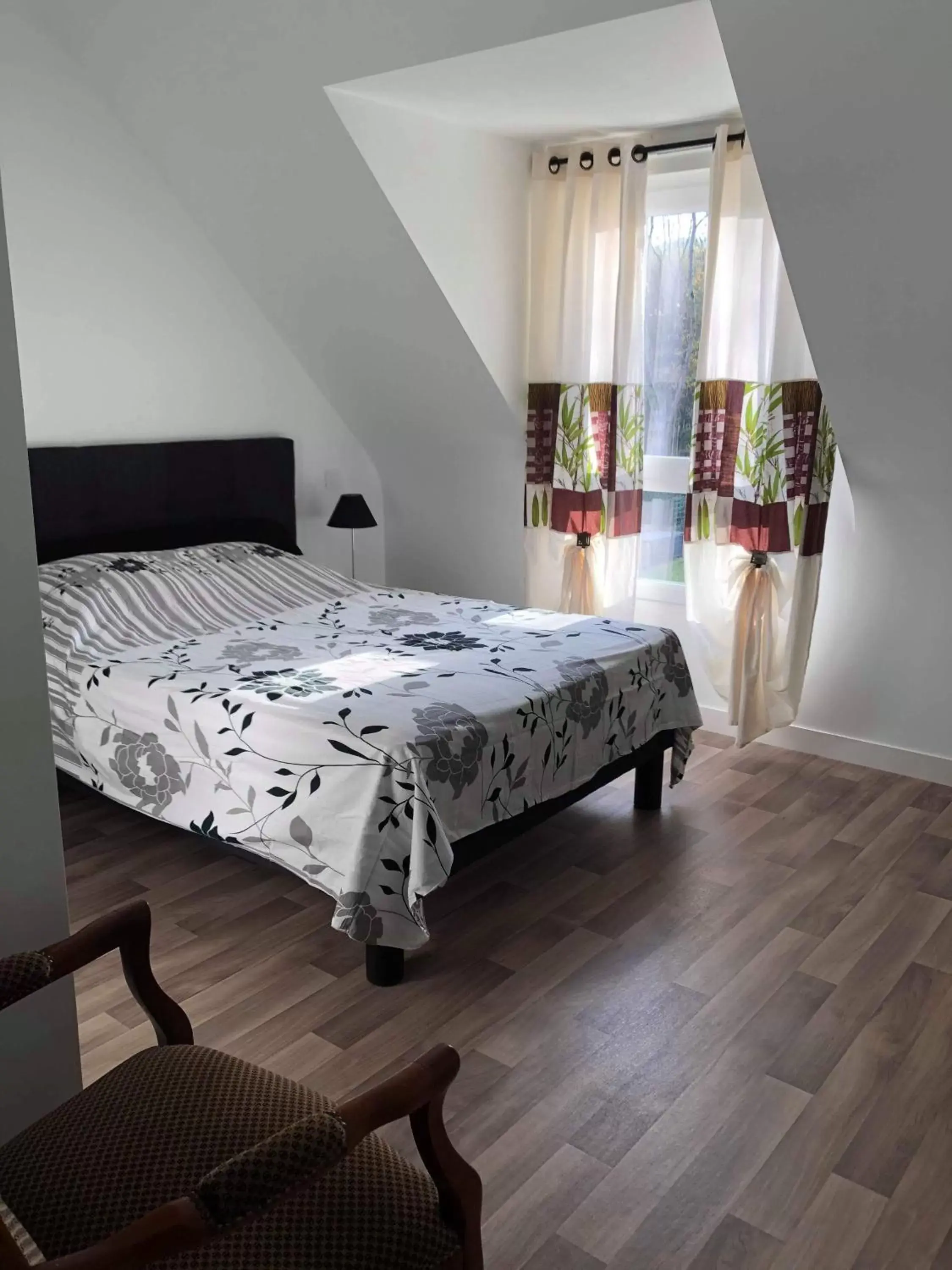 Bed in Home Auray