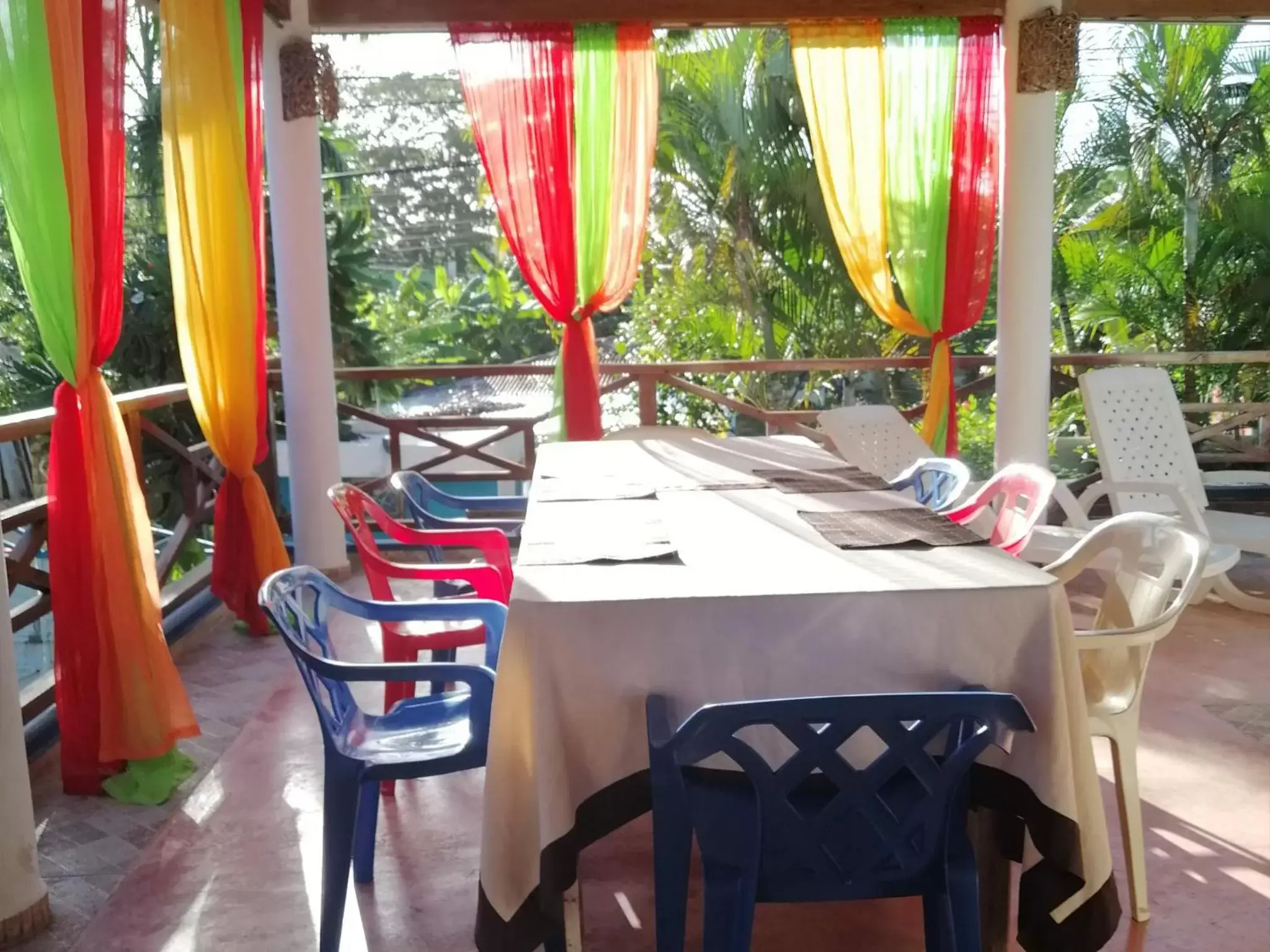 Restaurant/Places to Eat in House Jardin Del Caribe