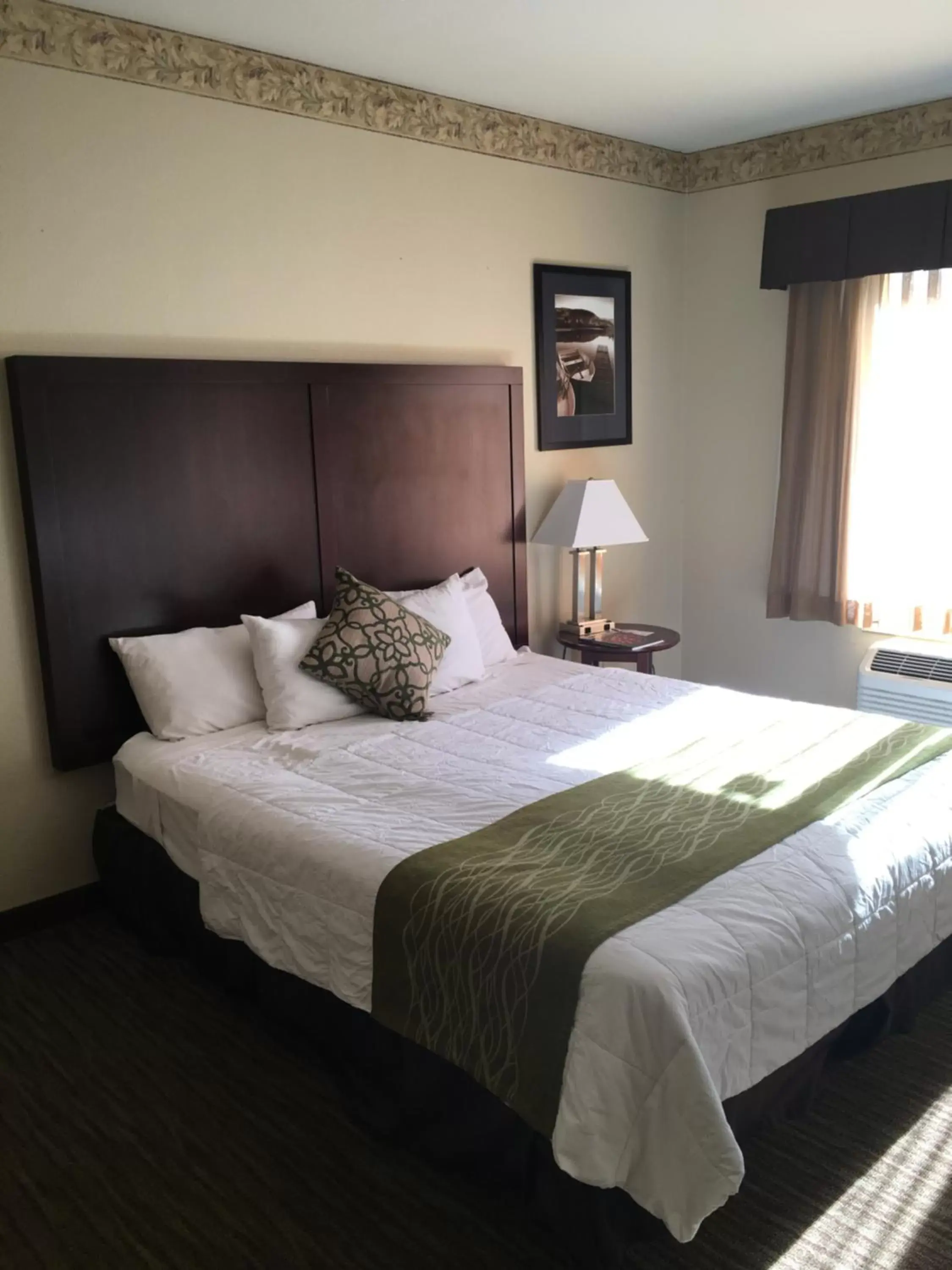 Bed in Hawthorn Suites by Wyndham Rancho Cordova/Folsom