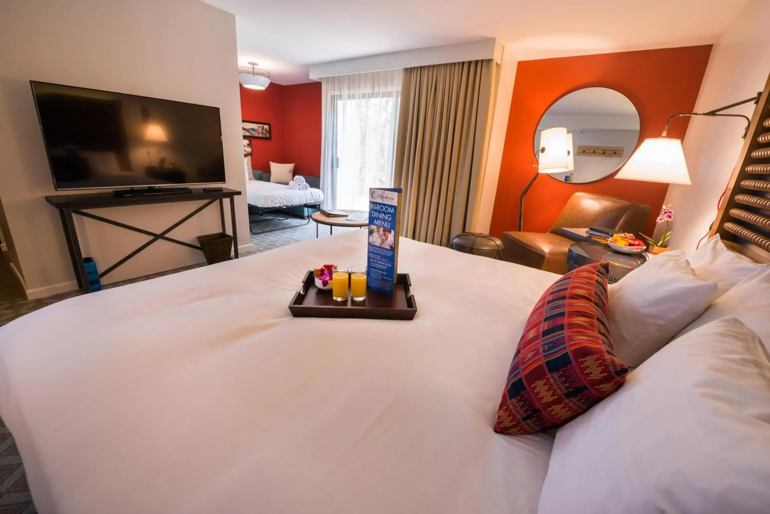 Bedroom, TV/Entertainment Center in Chaminade Resort & Spa