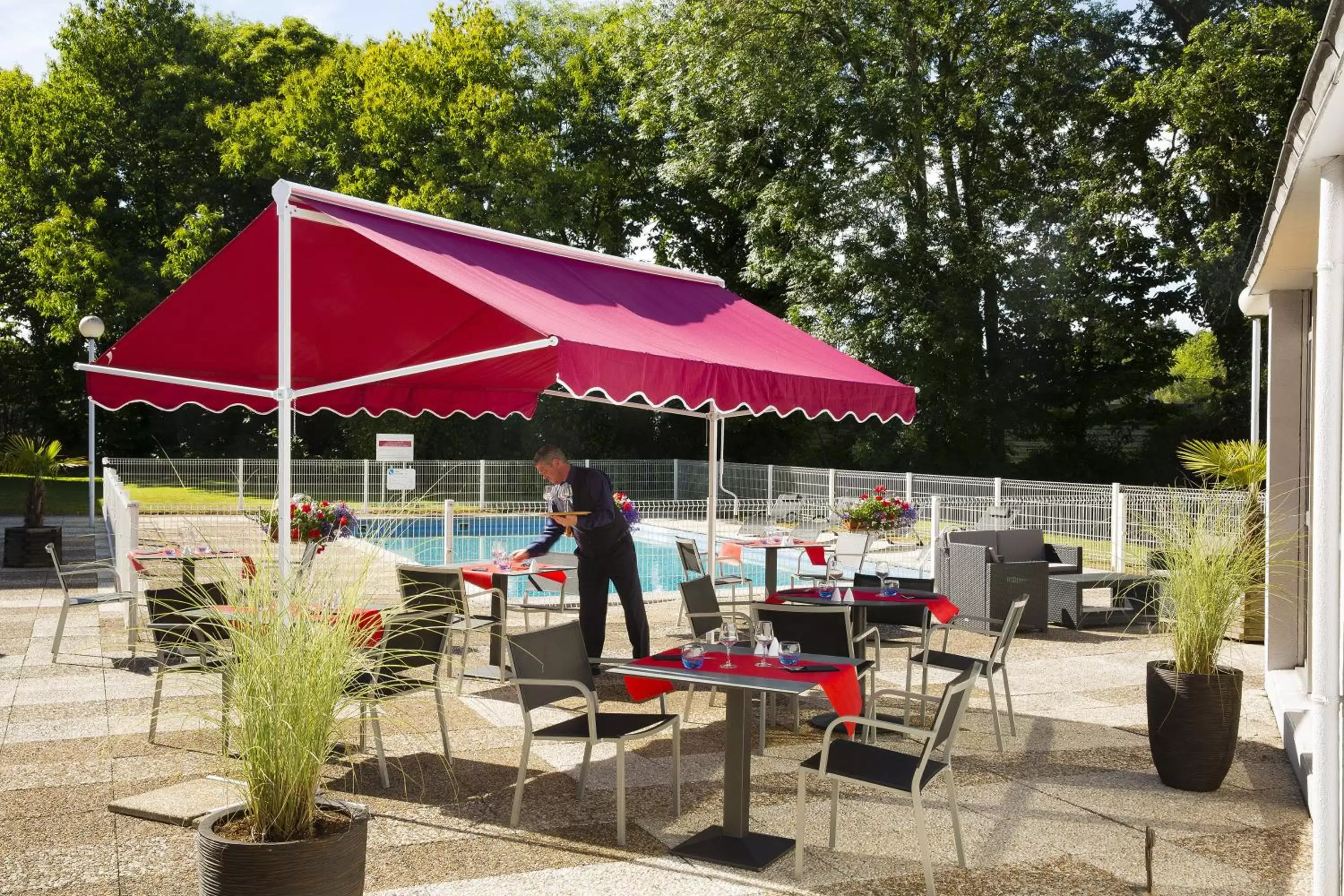 Balcony/Terrace, Restaurant/Places to Eat in Oceania Quimper