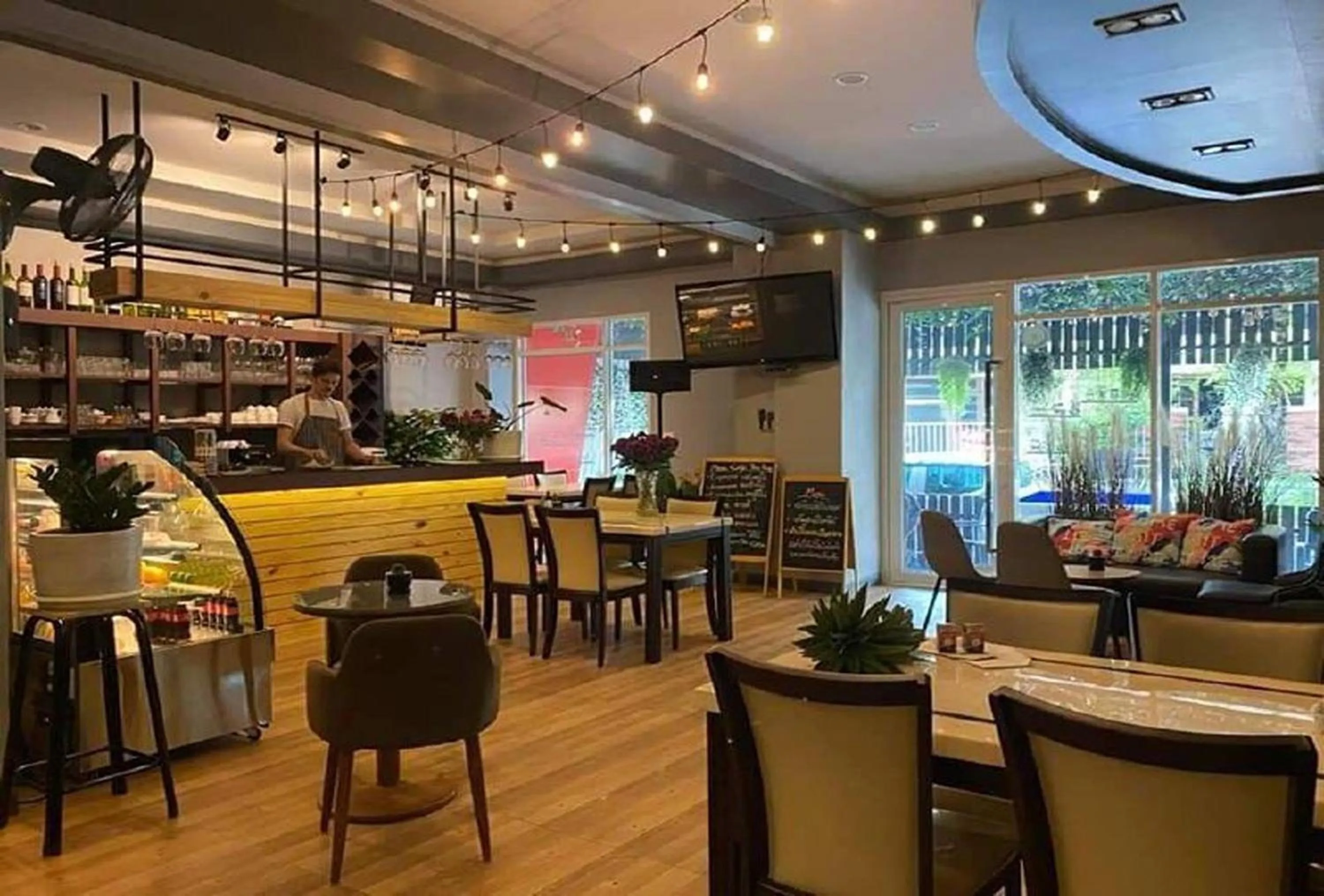 Restaurant/places to eat in The Ring Residence