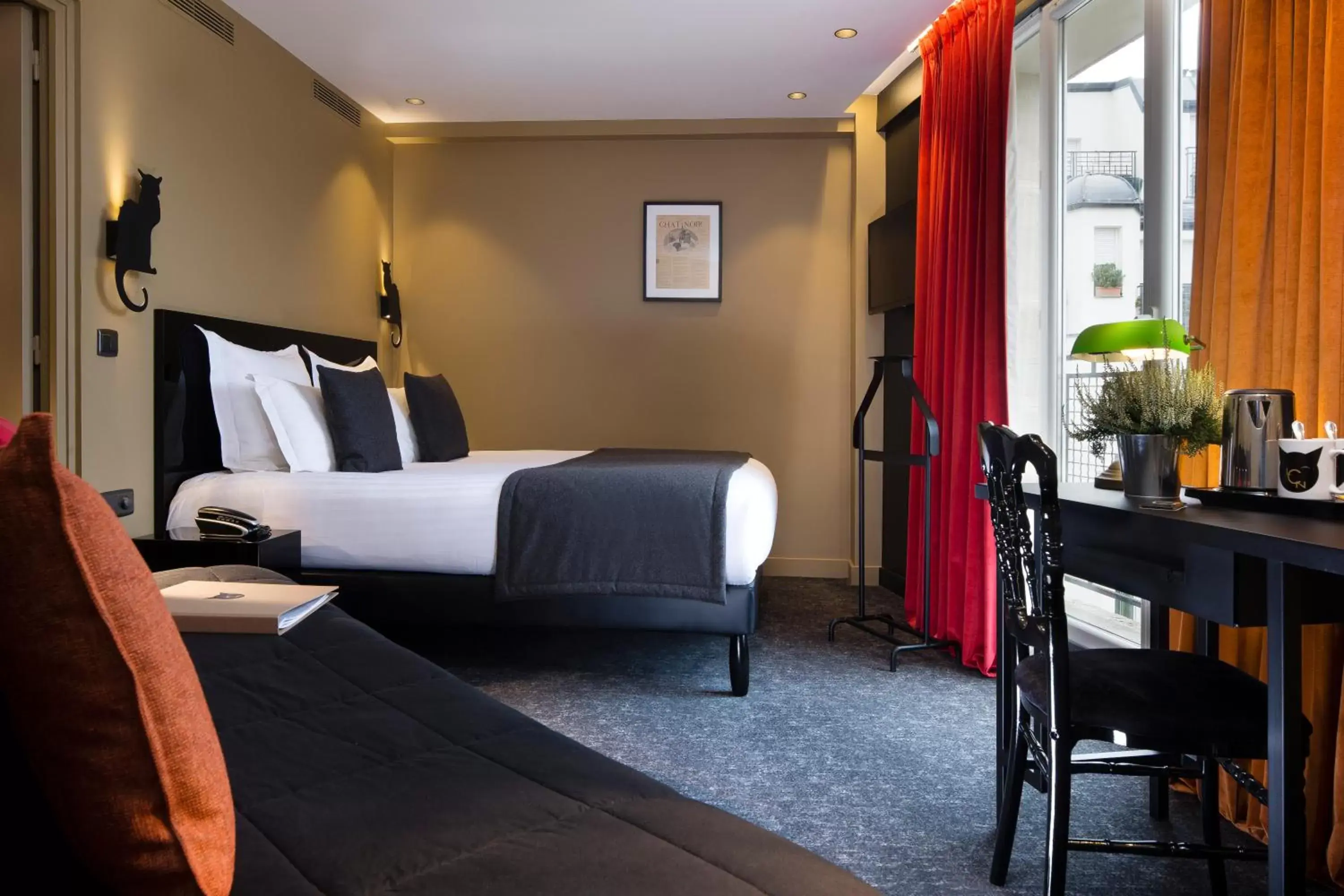 Bedroom, Bed in Hotel Le Chat Noir