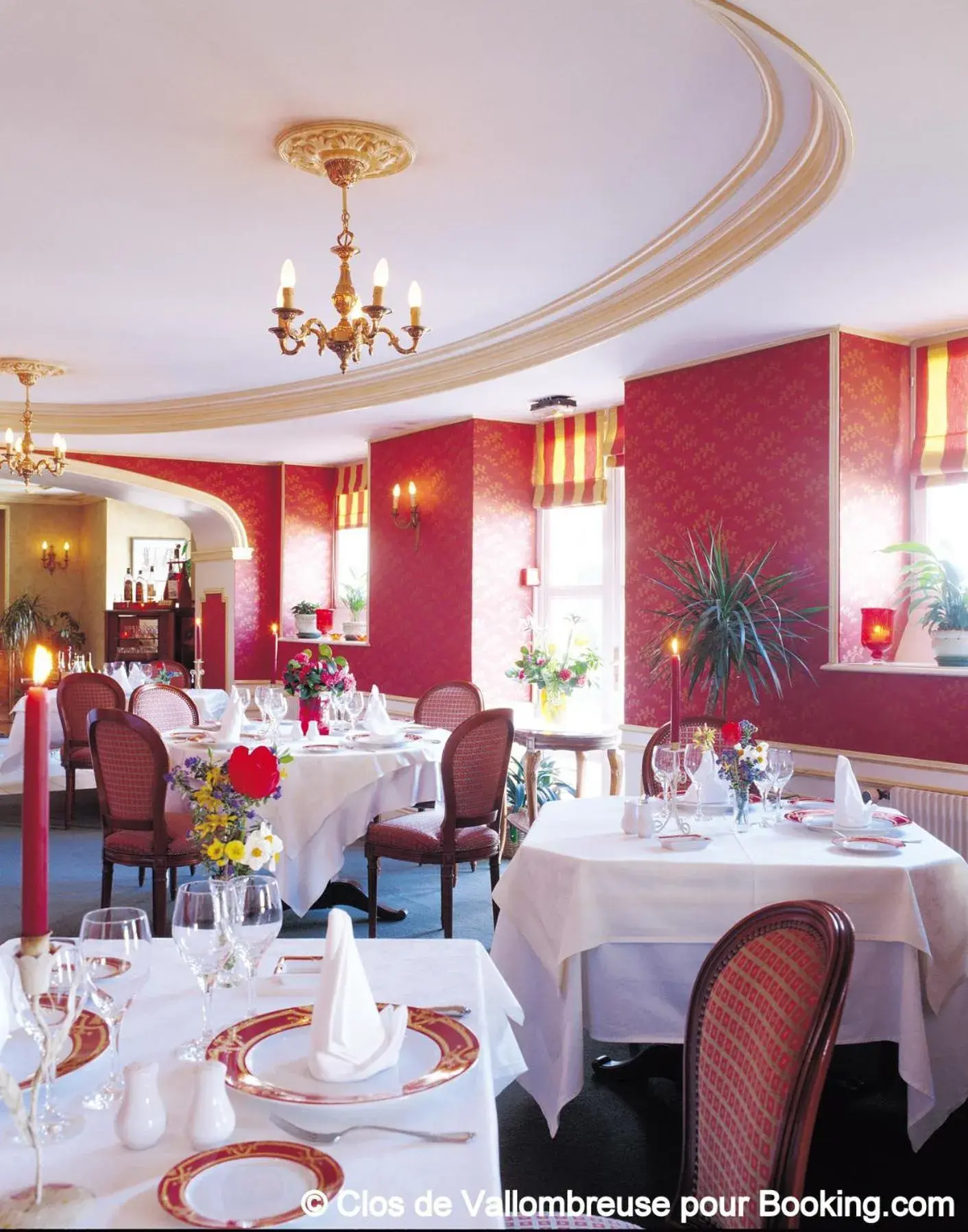 Restaurant/Places to Eat in Clos de Vallombreuse, The Originals Relais (Relais du Silence)