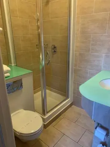 Bathroom in Prom Hotel