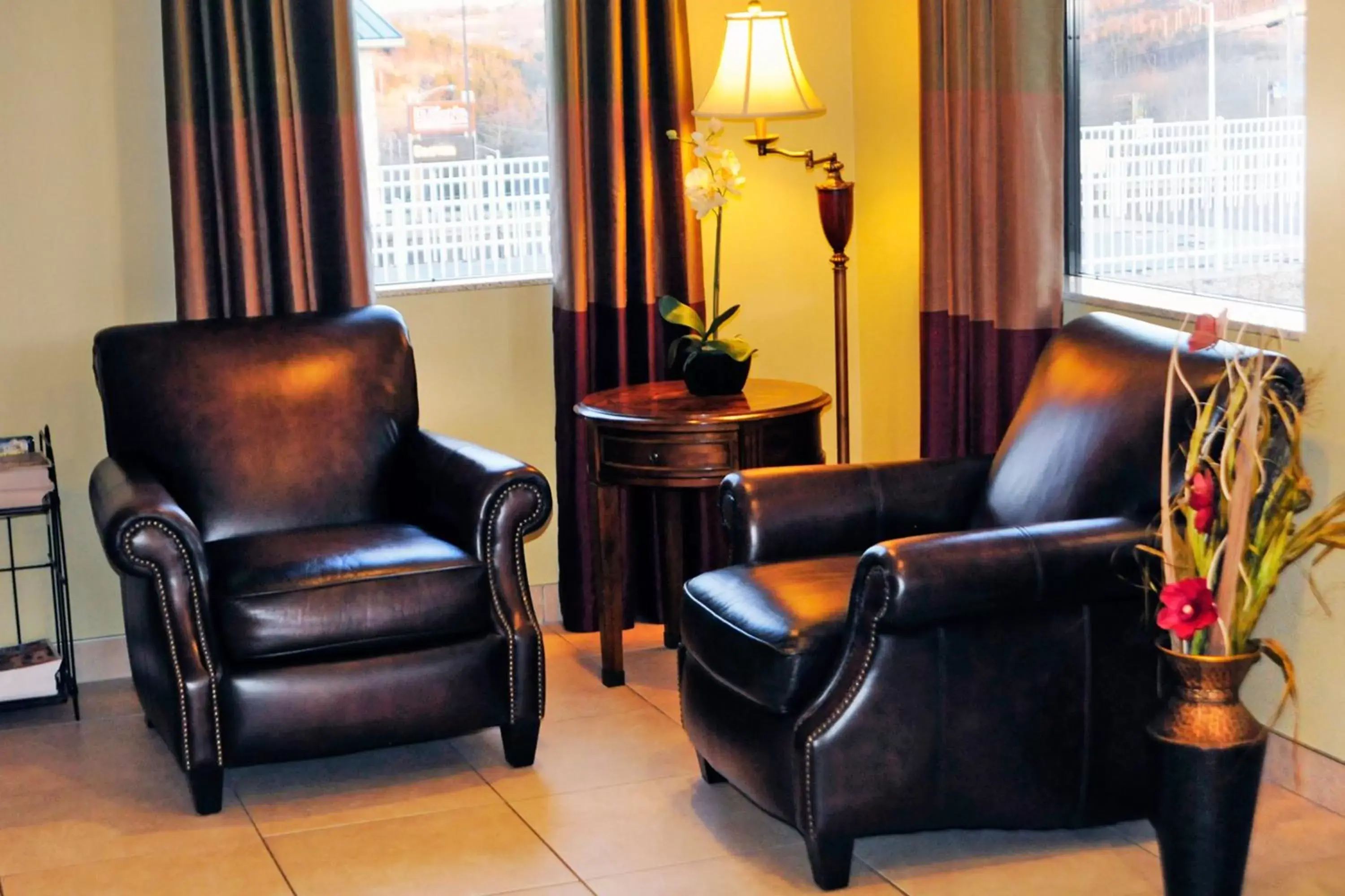 Lobby or reception, Seating Area in Whispering Hills Inn