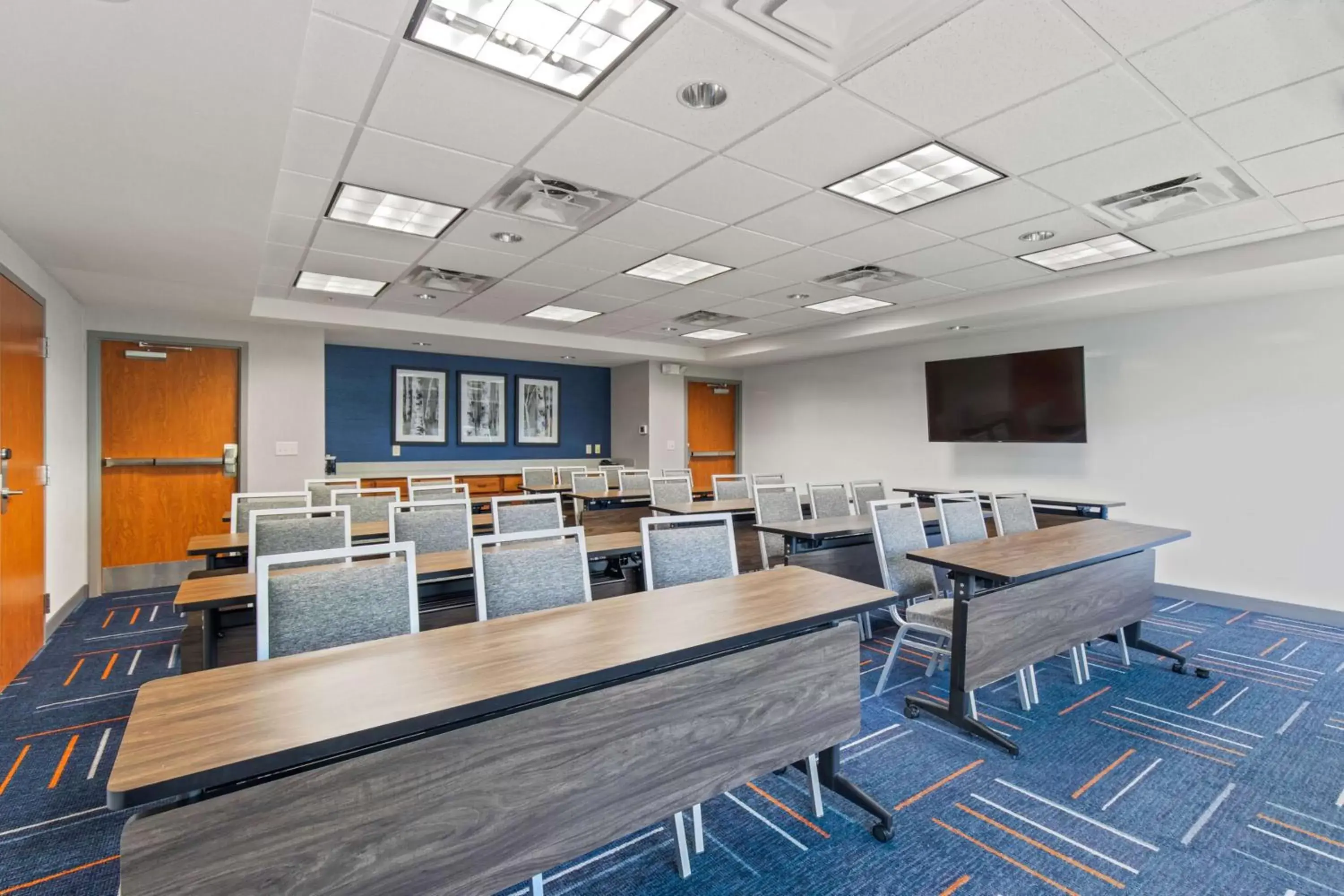 Meeting/conference room in Hampton Inn & Suites Greeley