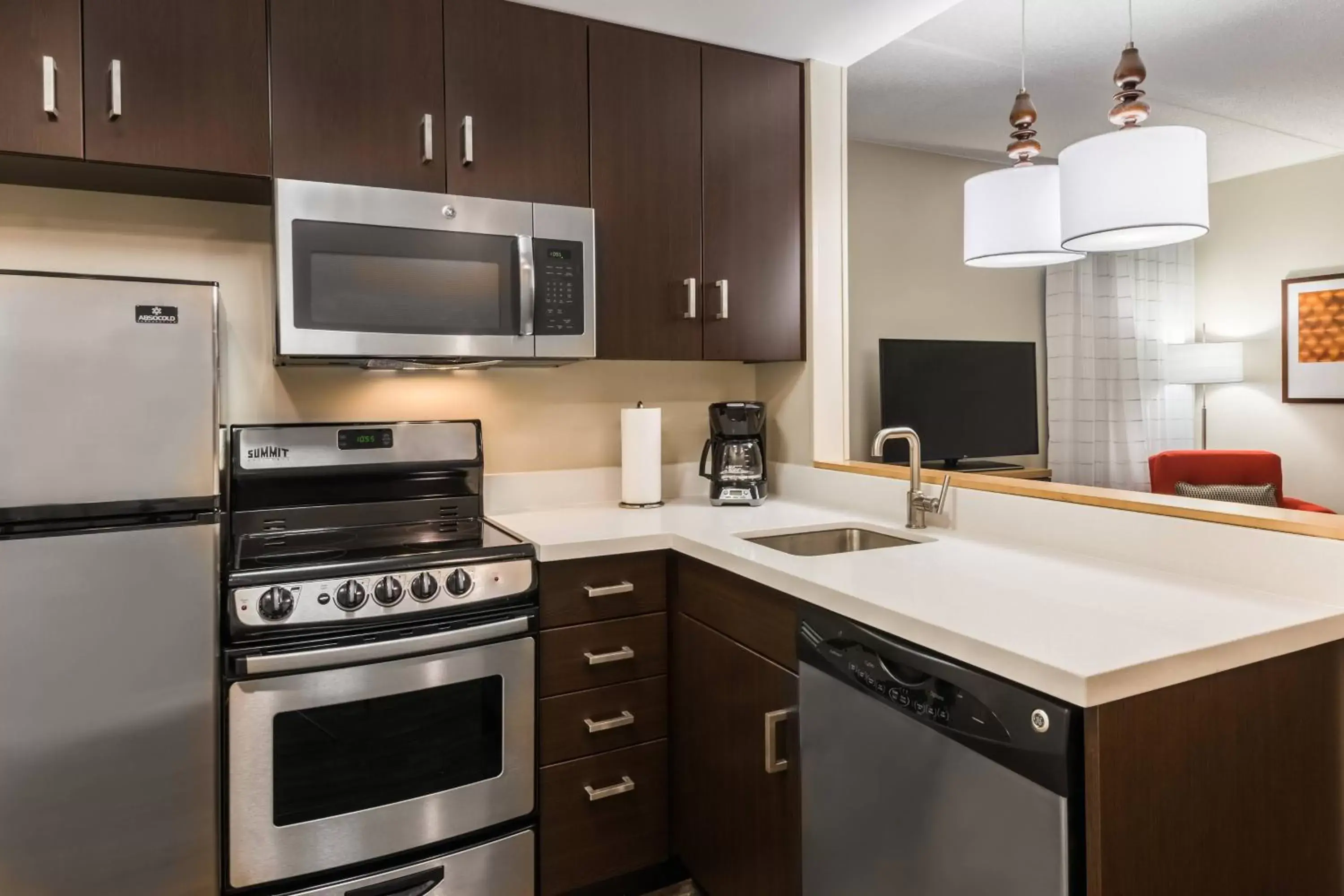 Kitchen or kitchenette, Kitchen/Kitchenette in TownePlace Suites by Marriott Latham Albany Airport