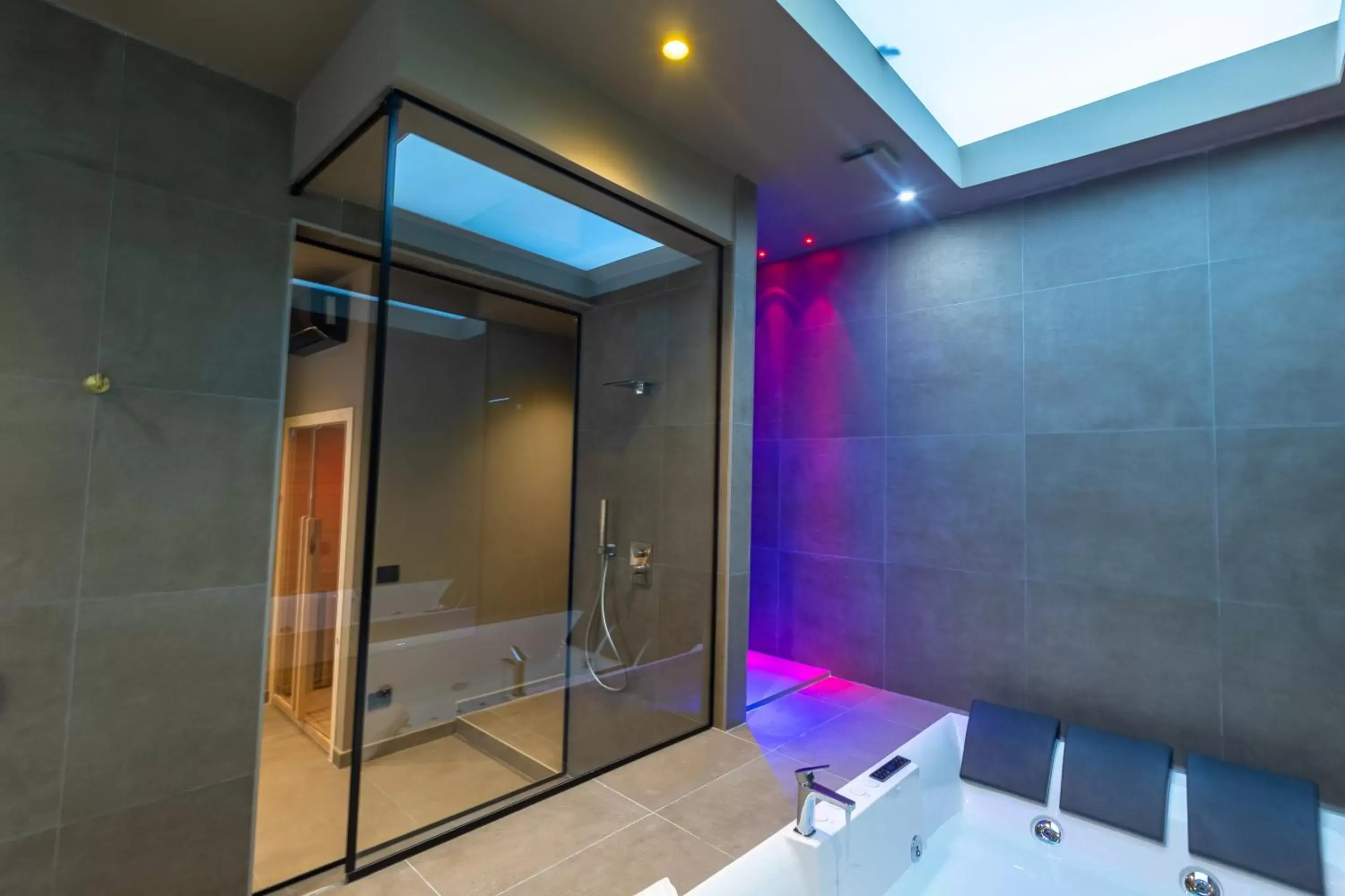 Bathroom in GOLD SUITE&SPA