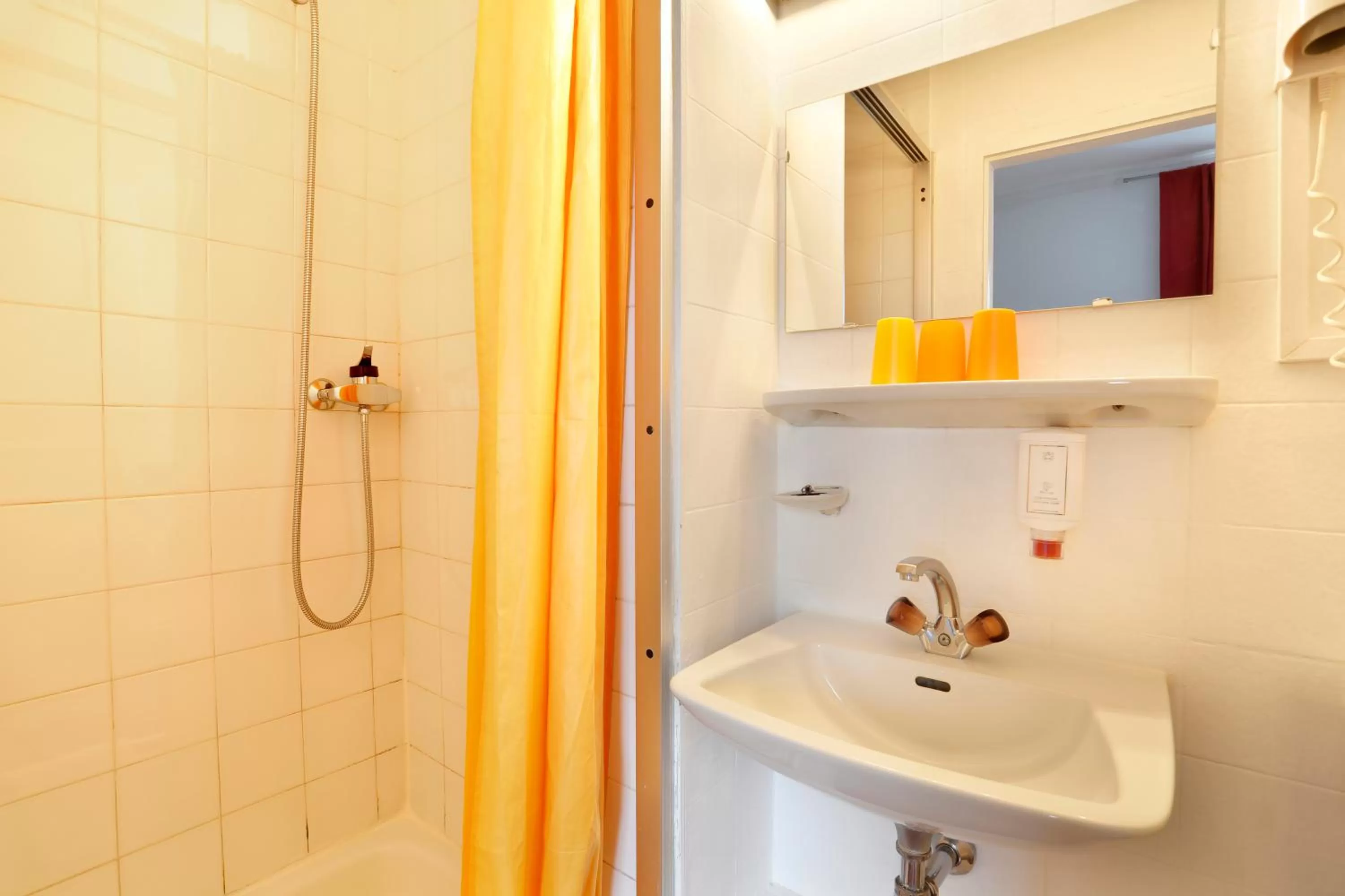 Bathroom in Hotel Tor