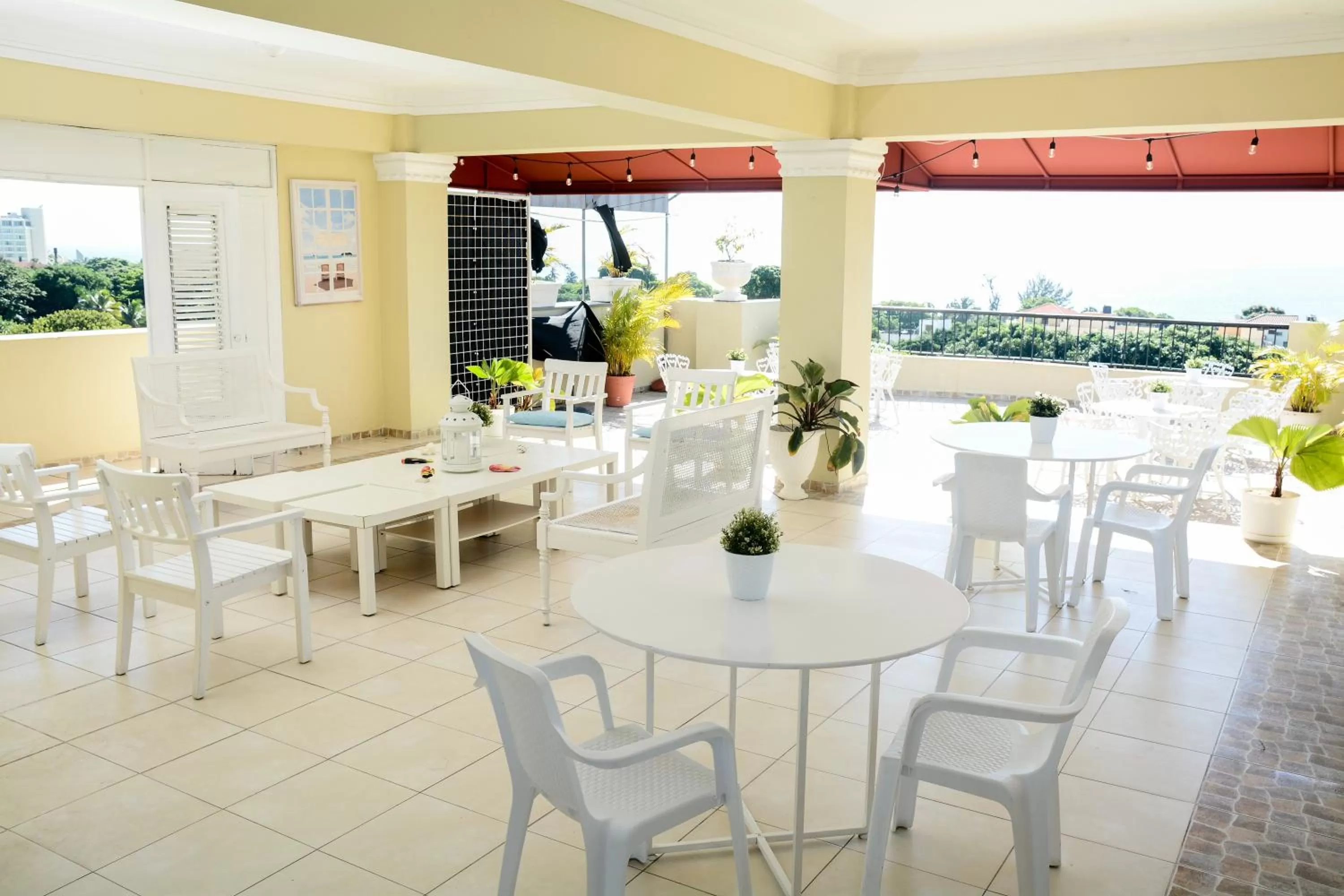 Balcony/Terrace, Restaurant/Places to Eat in Hostal Bella Epoca