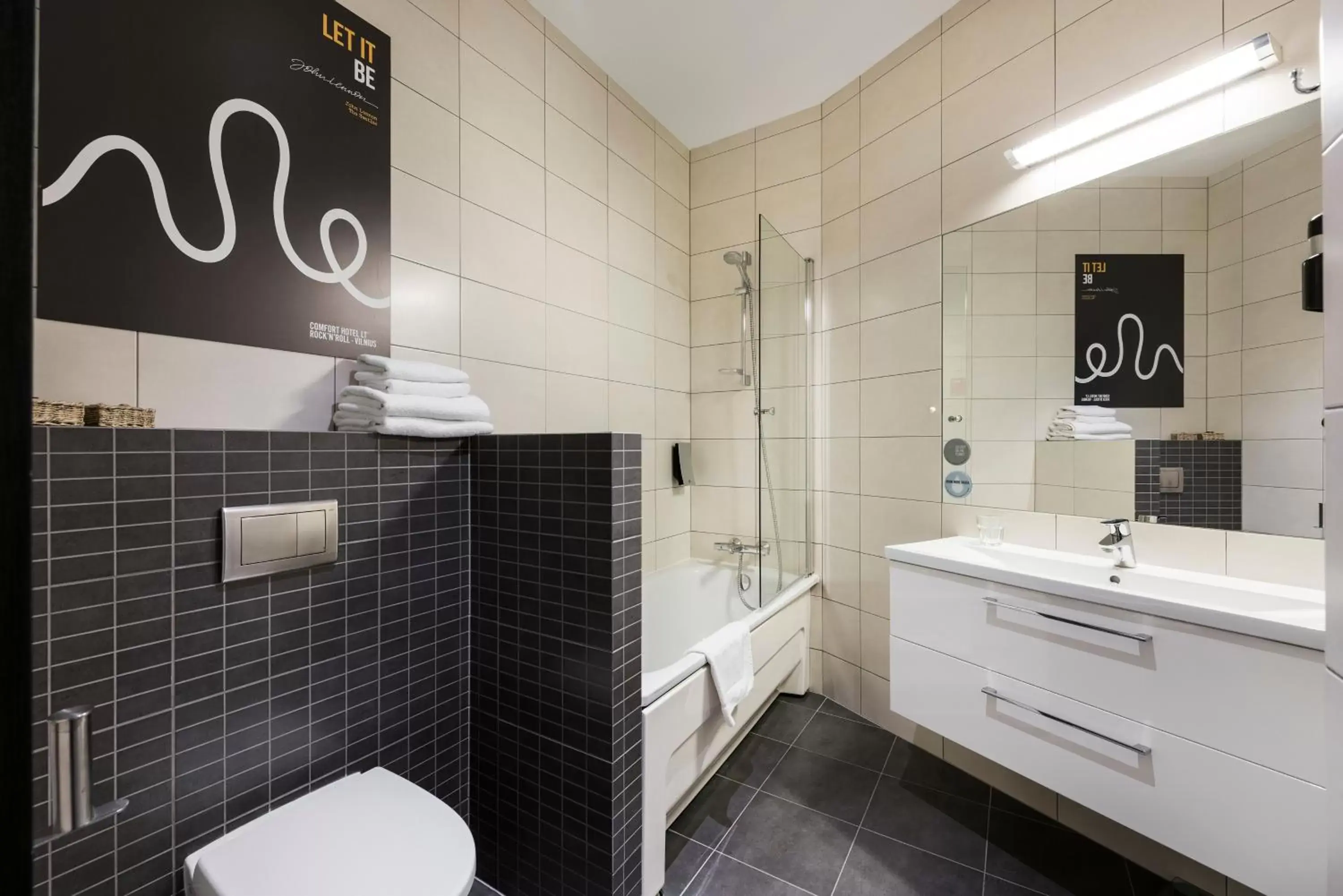 Toilet, Bathroom in Comfort Hotel LT - Rock 'n' Roll Vilnius