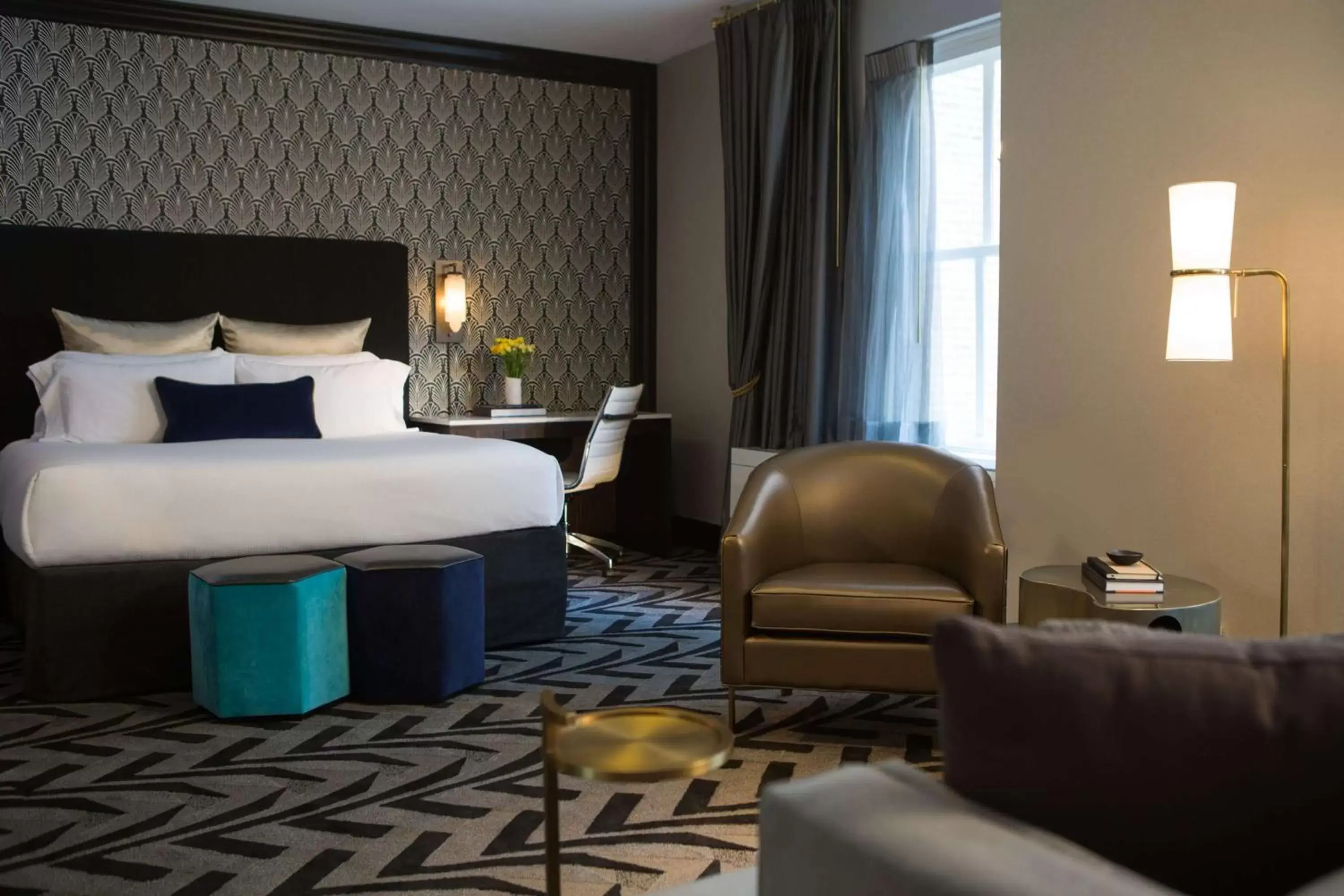 Bedroom, Bed in The Allegro Royal Sonesta Hotel Chicago Loop