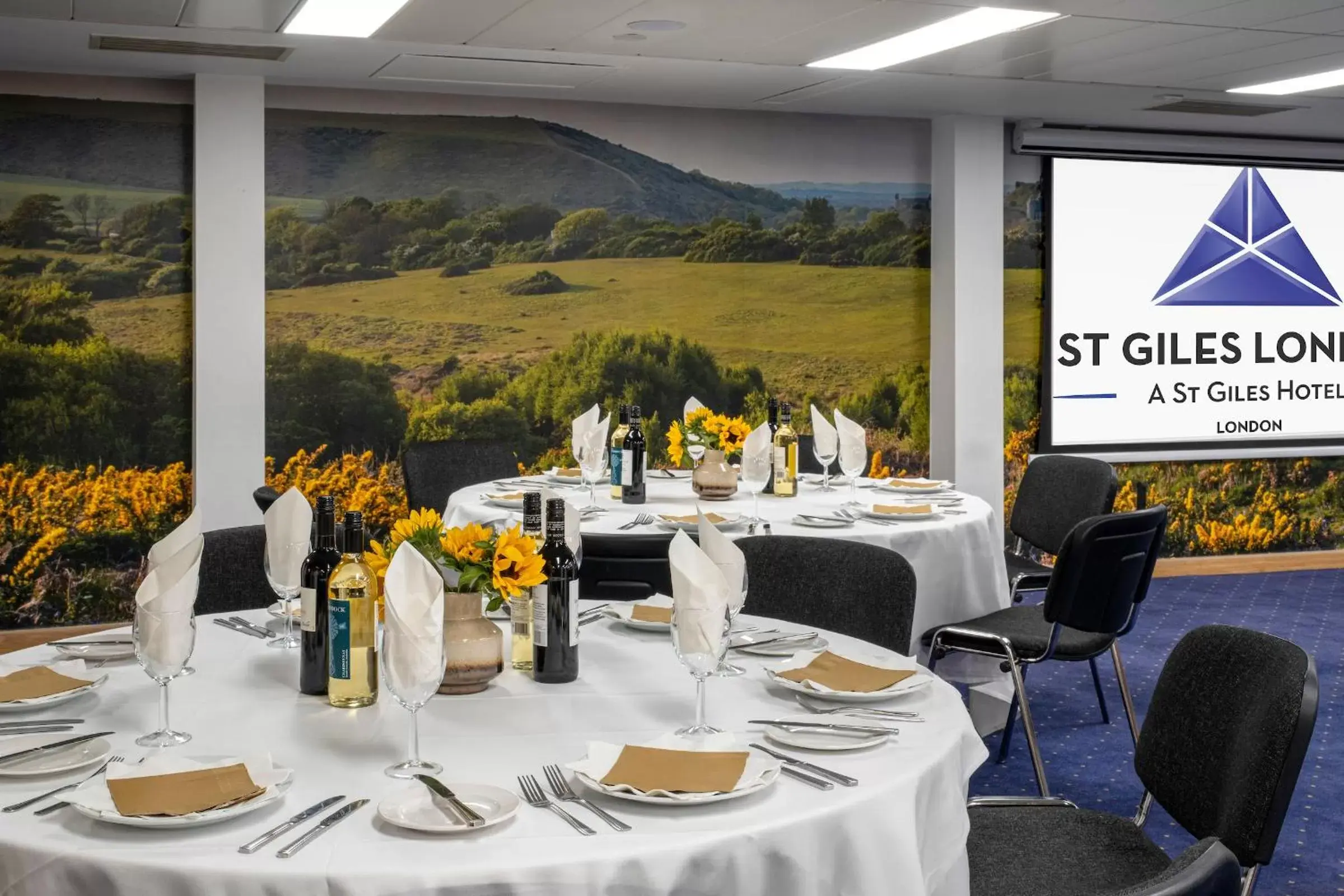 Meeting/conference room, Restaurant/Places to Eat in St Giles London – A St Giles Hotel