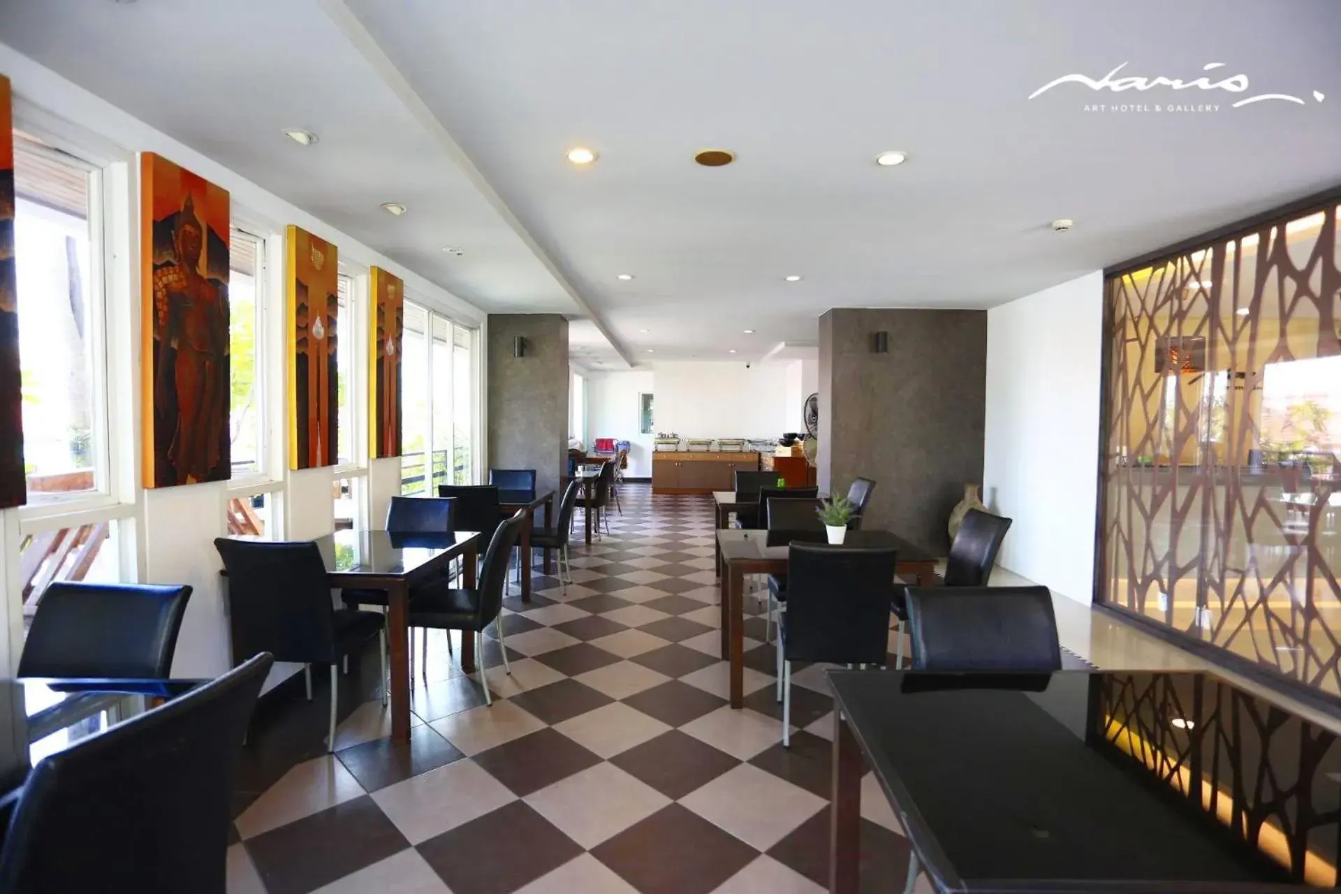 Restaurant/Places to Eat in Naris Art Hotel