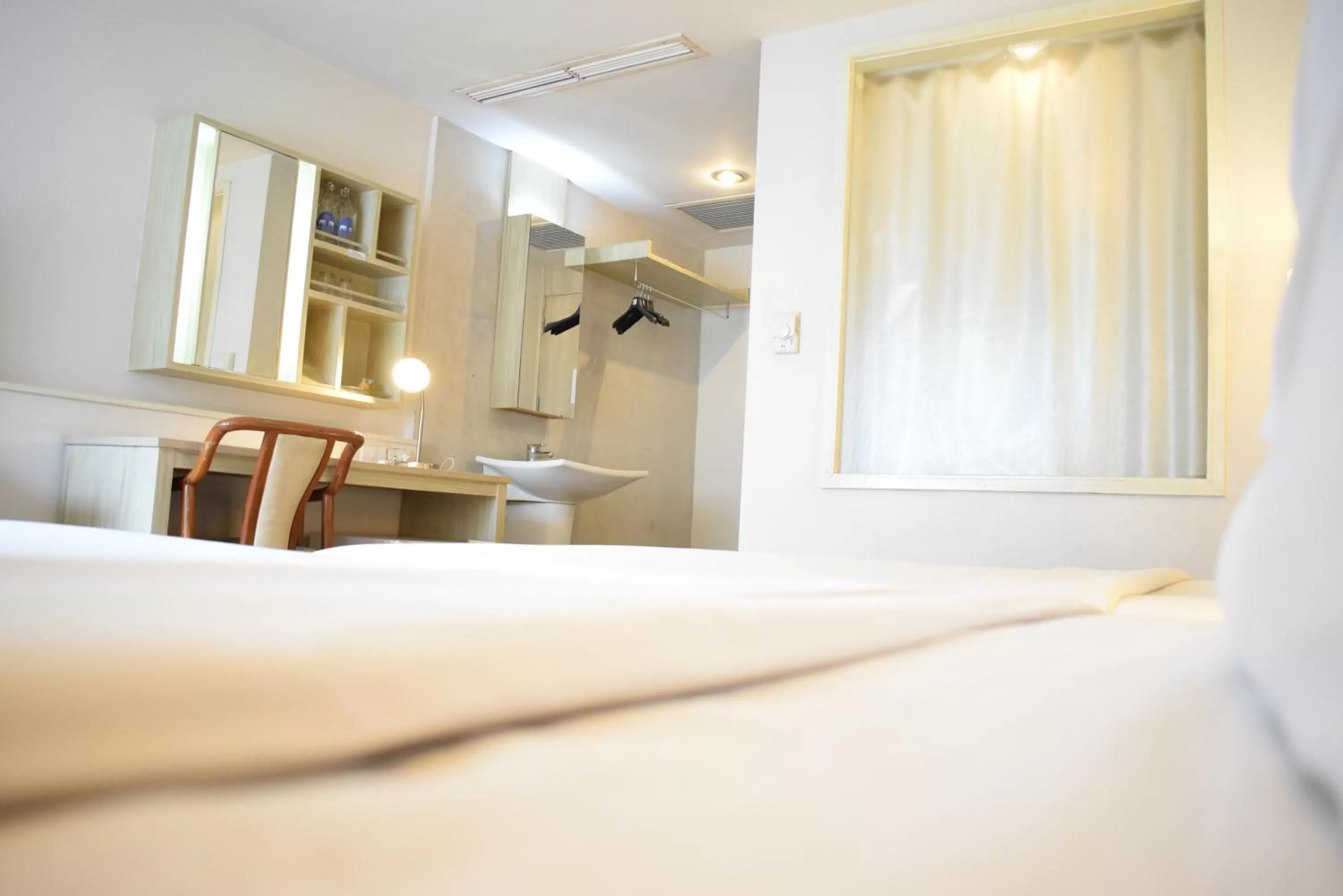 Bed in Trang Hotel Bangkok - SHA Plus