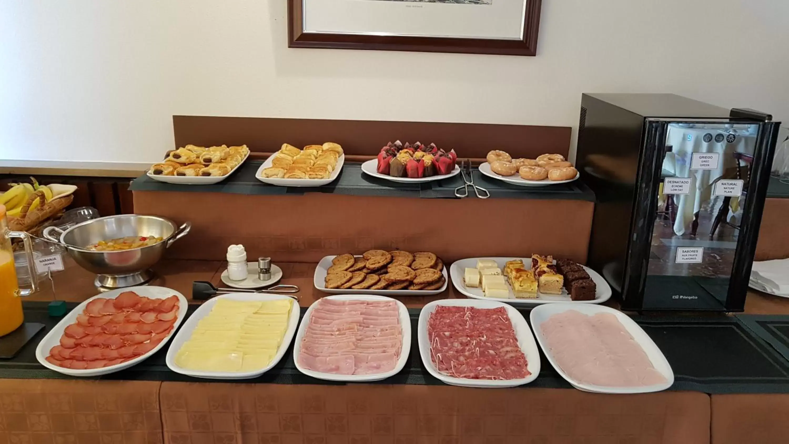 Buffet breakfast in Hotel Alcazar Irun Buffet breakfast in Hotel Alcazar Irun