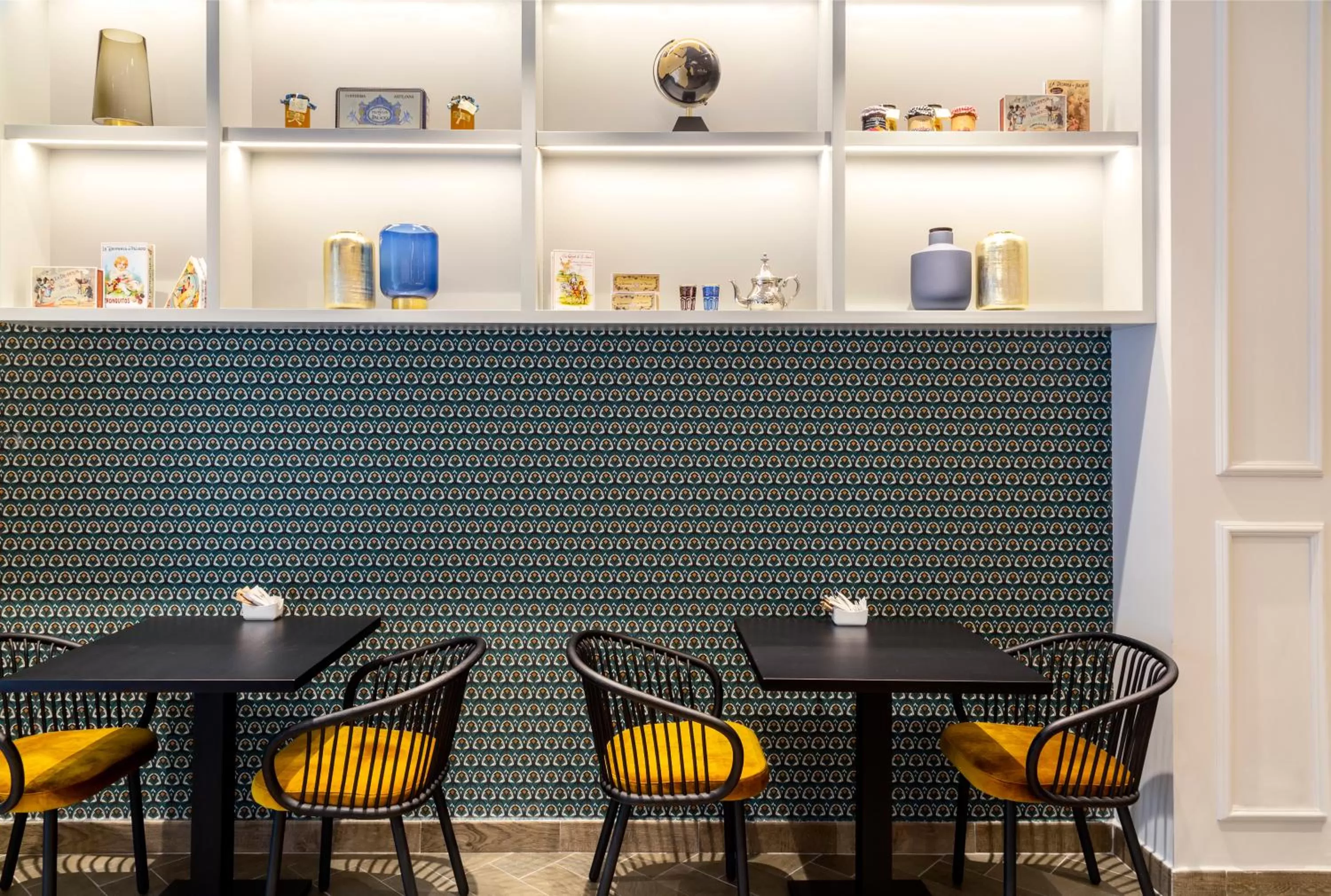 Lounge or bar in Eurostars Puerta Real