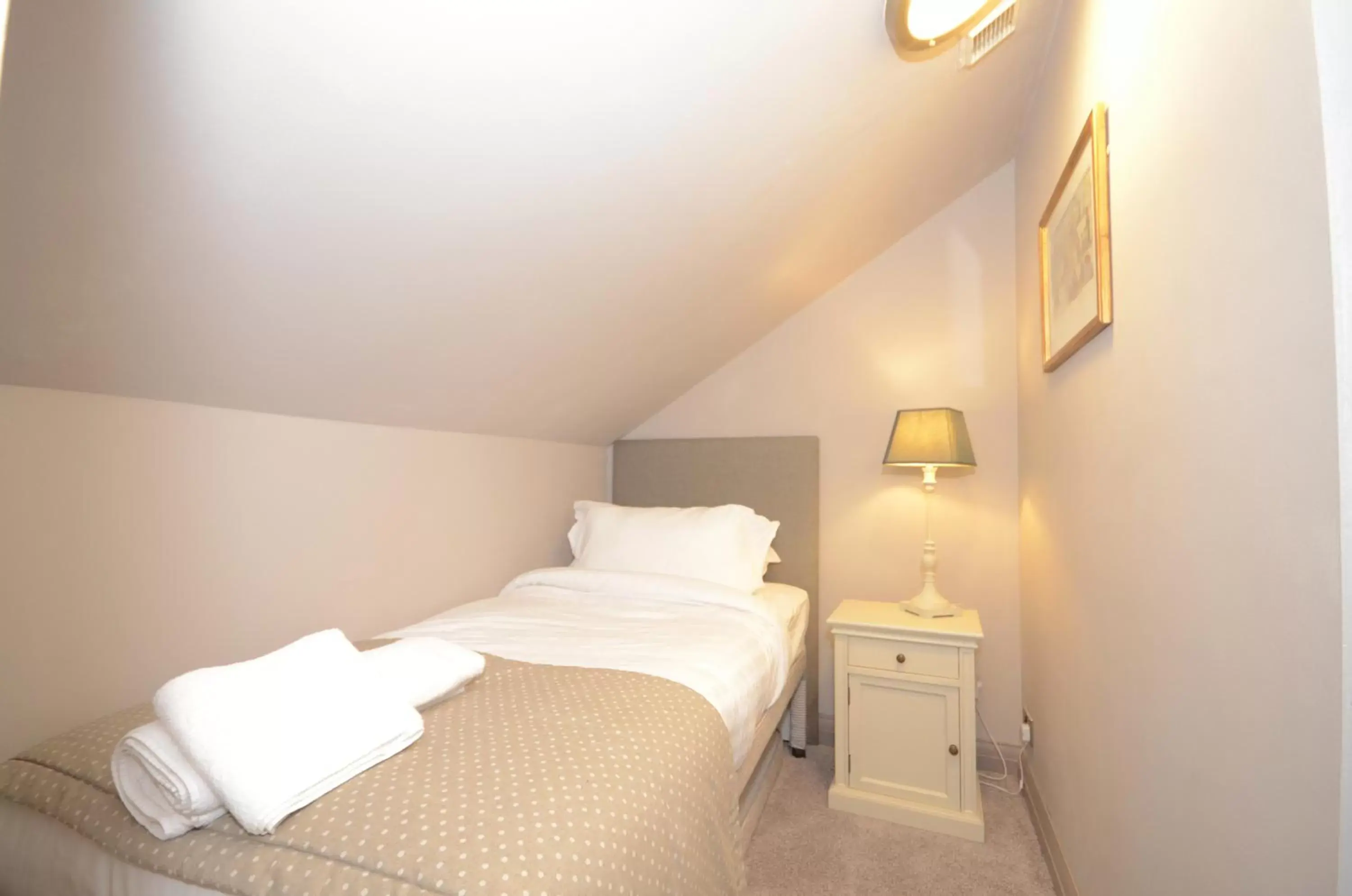 Double Room in The Alma Inn Double Room in The Alma Inn