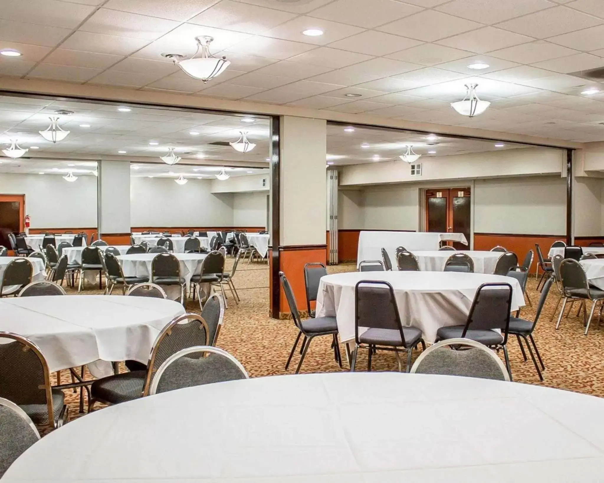 On site, Restaurant/Places to Eat in Norwood Inn & Suites Columbus On site, Restaurant/Places to Eat in Norwood Inn & Suites Columbus