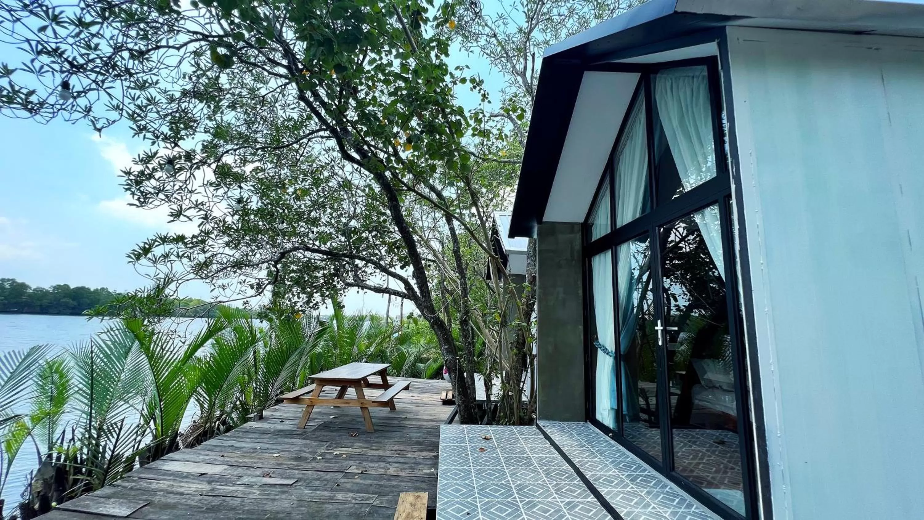 Balcony/Terrace in Kampot Riverfront Boutique