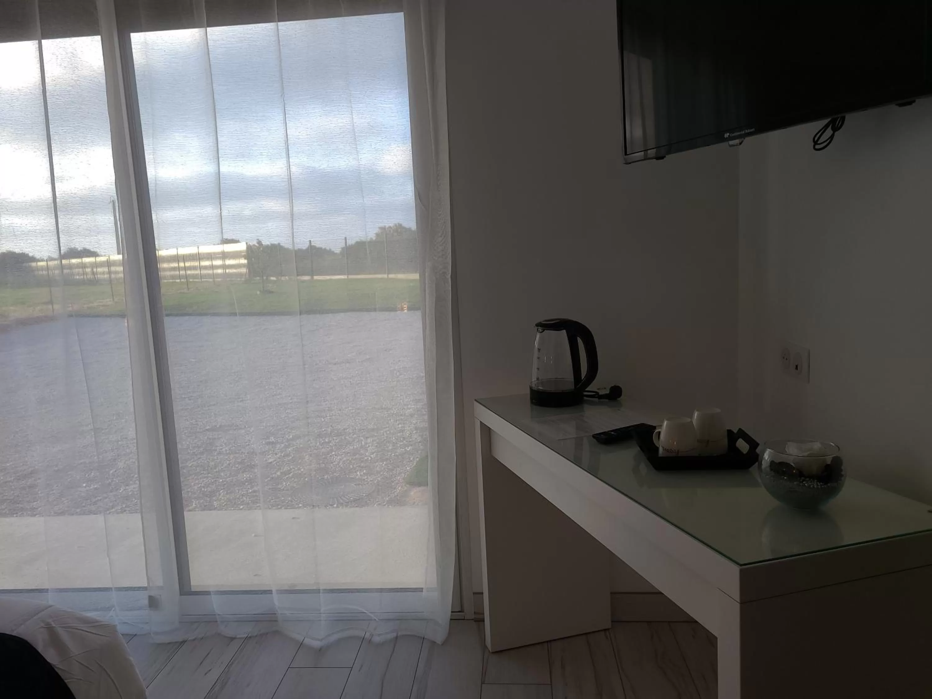 Coffee/tea facilities in L'escale Romanesque