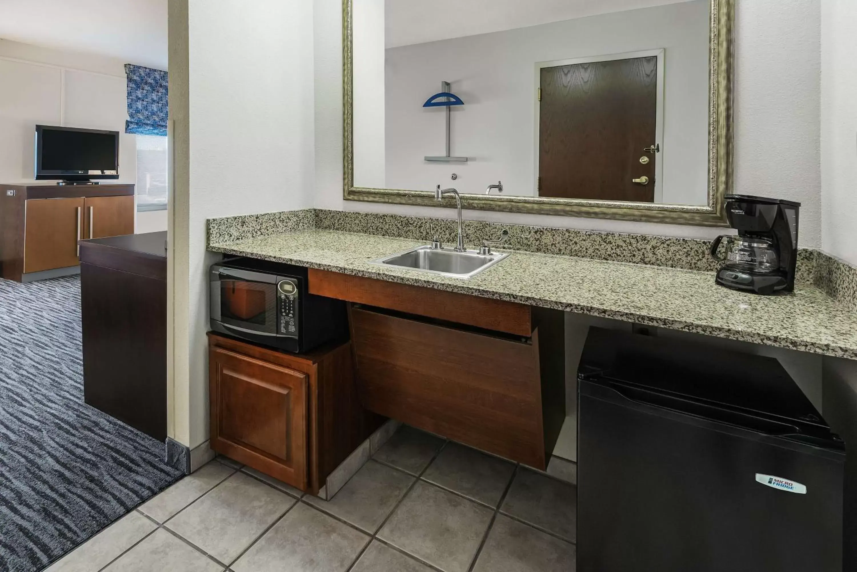 Bedroom, Bathroom in Hampton Inn & Suites San Marcos