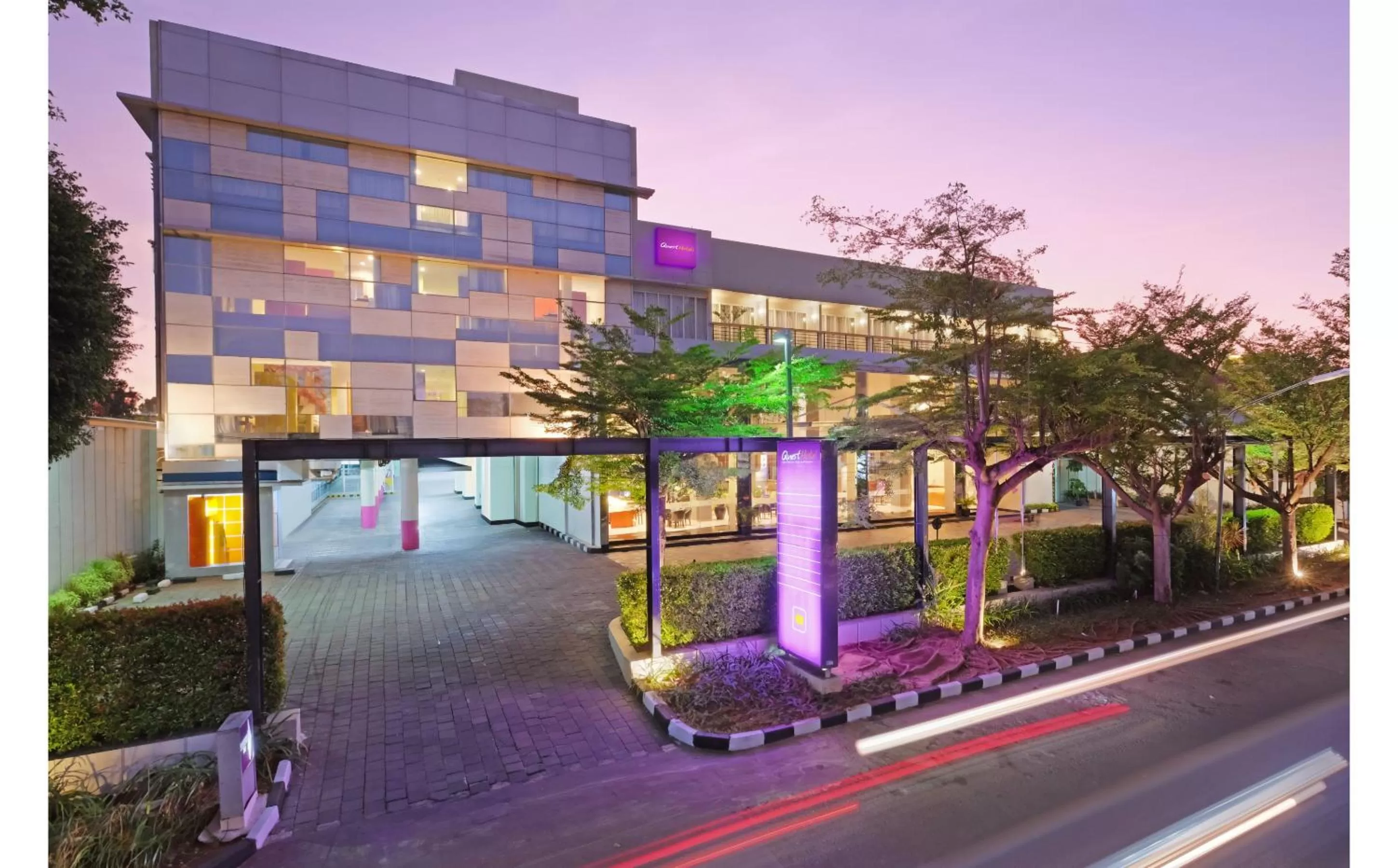 Facade/entrance in Quest Hotel Simpang Lima - Semarang by ASTON
