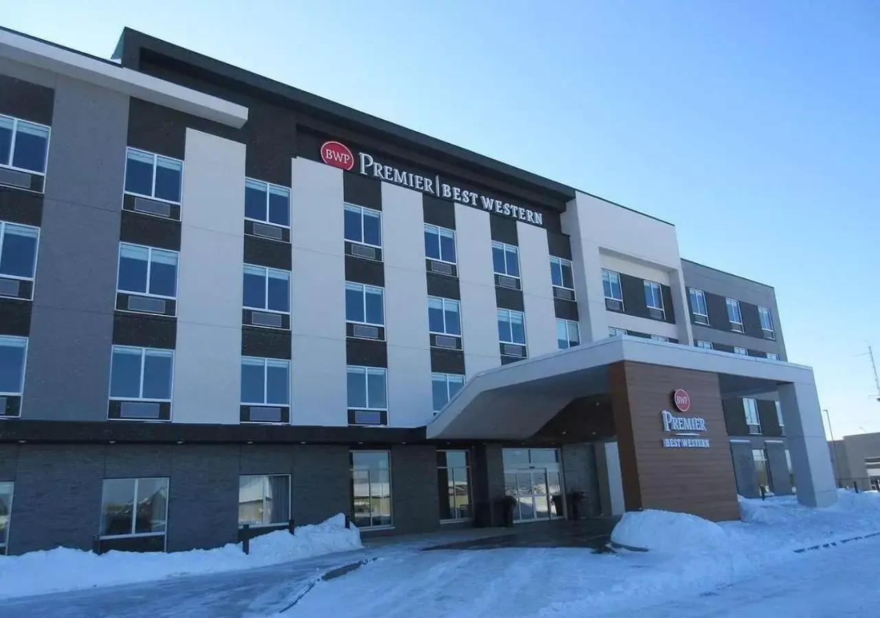 Property building in Best Western Premier Prince Albert Property building in Best Western Premier Prince Albert