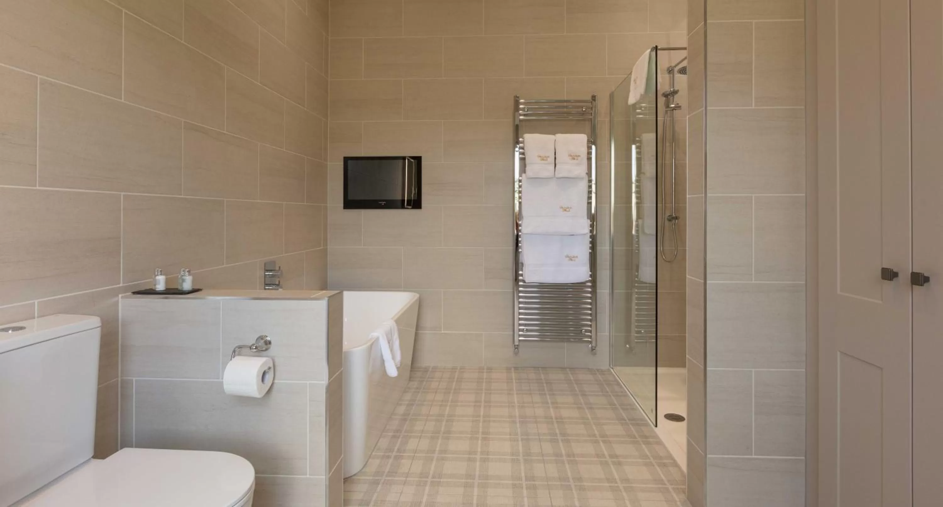 Bathroom in Farlam Hall Hotel & Restaurant