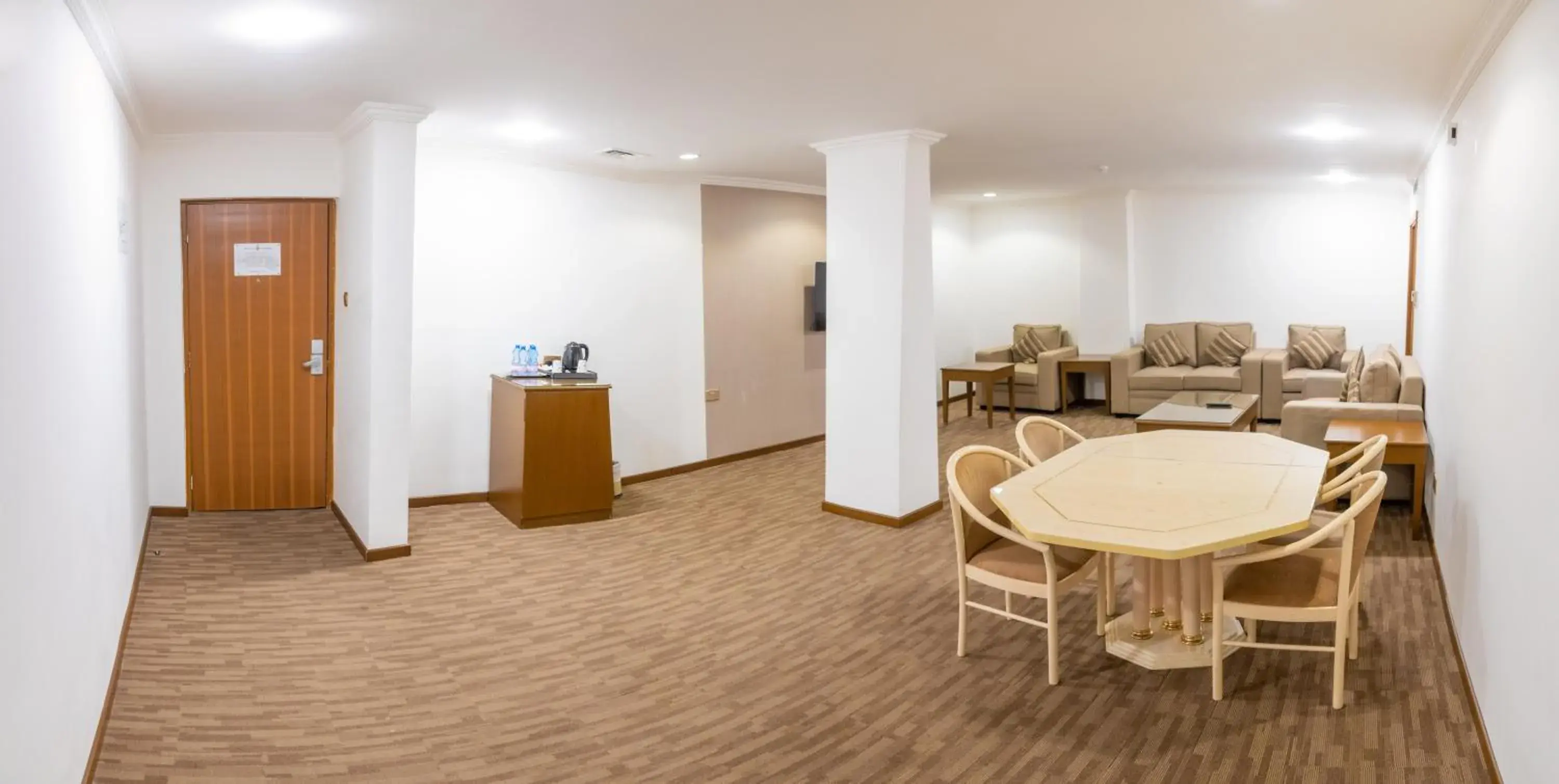 Dining Area in Hamdan Plaza Hotel Salalah, an HTG Hotel