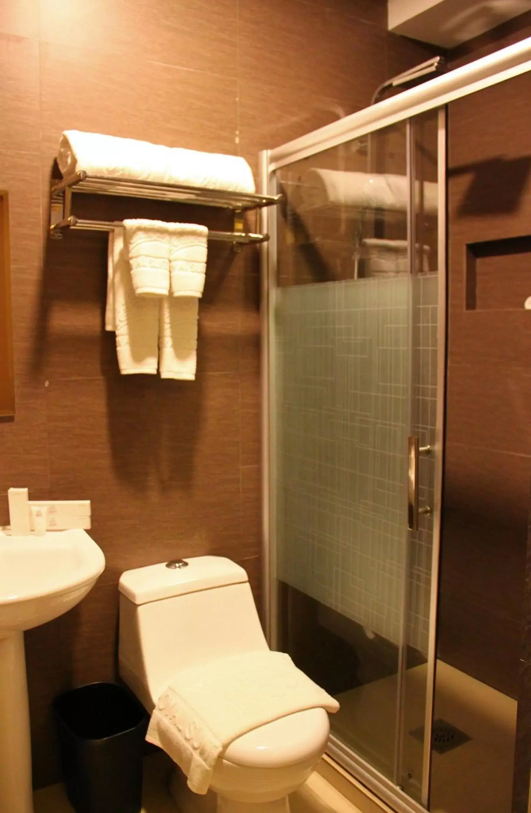 Bathroom in Eloisa Royal Suites