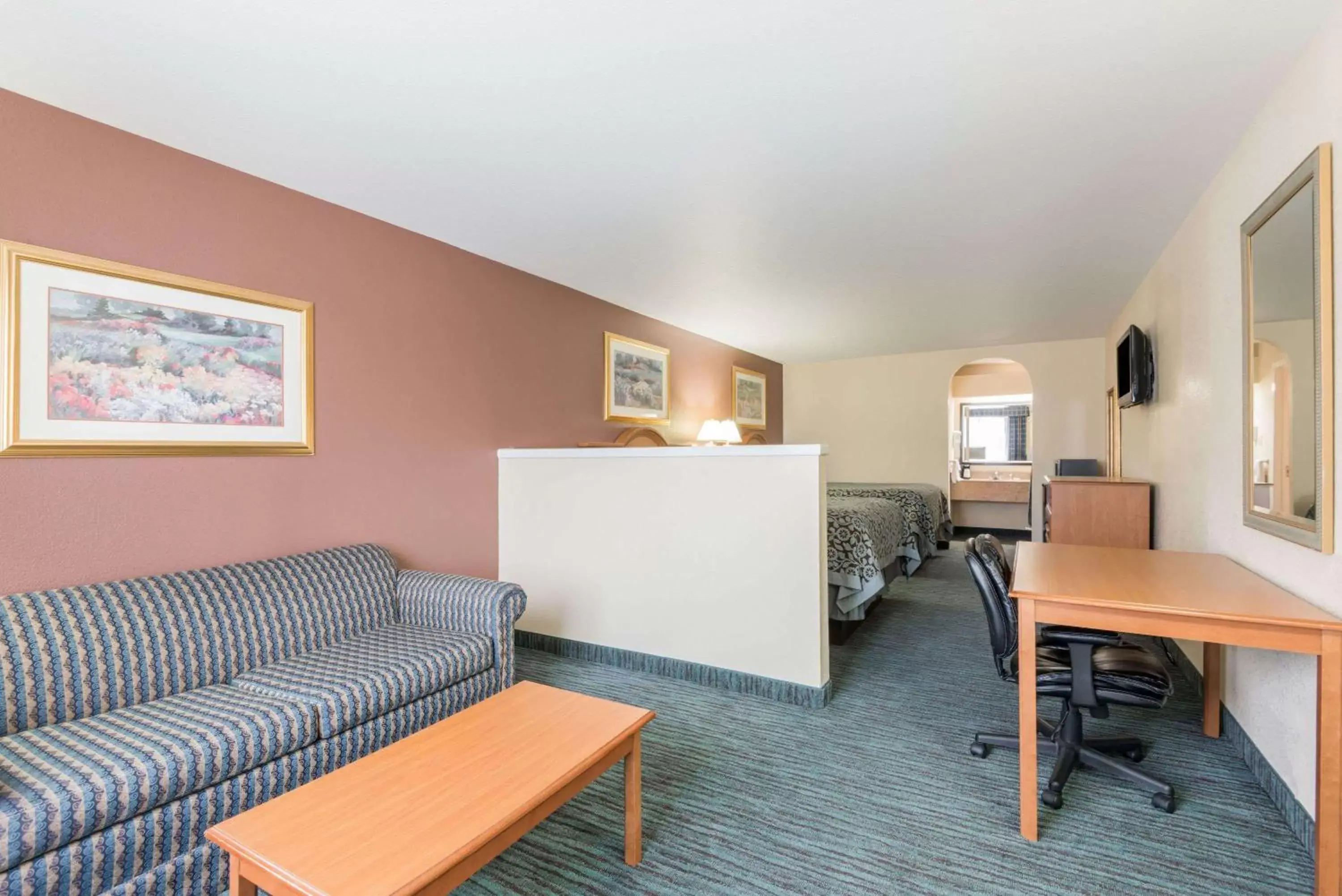 Photo of the whole room, Seating Area in Days Inn by Wyndham New Braunfels