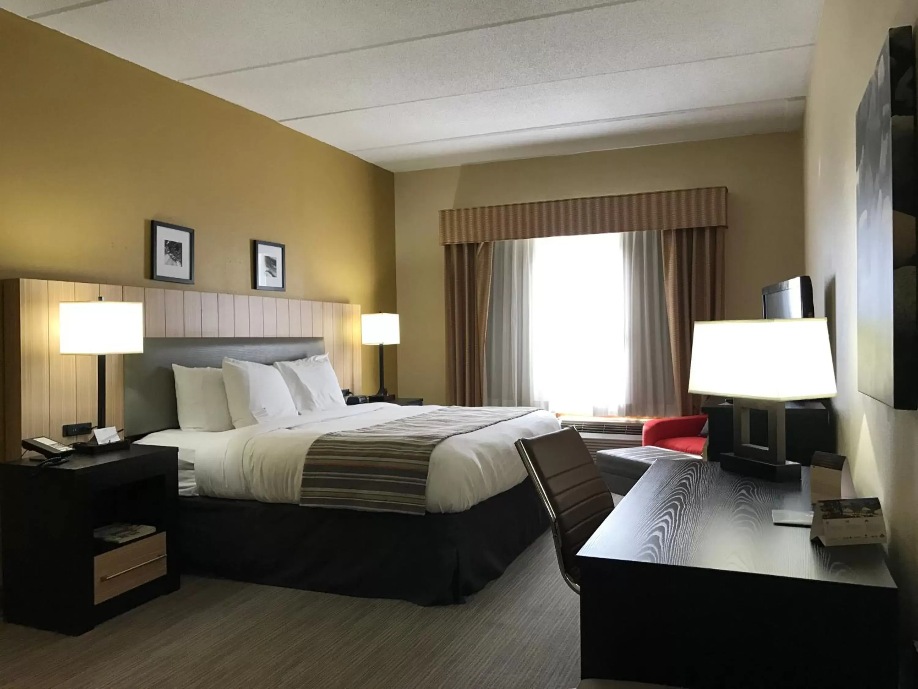 Photo of the whole room, Bed in Country Inn & Suites by Radisson, Dalton, GA
