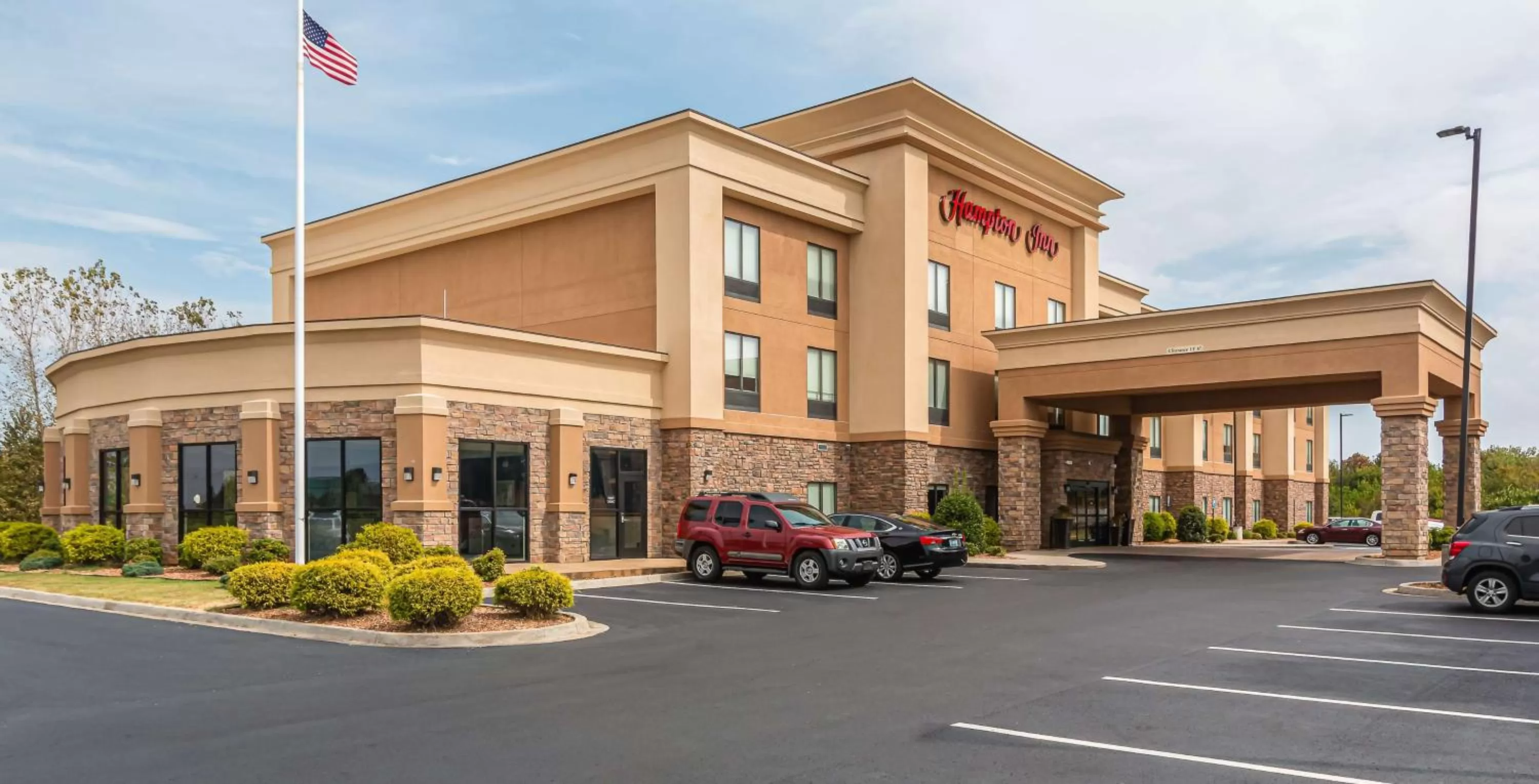 Property building in Hampton Inn Oak Grove Fort Campbell